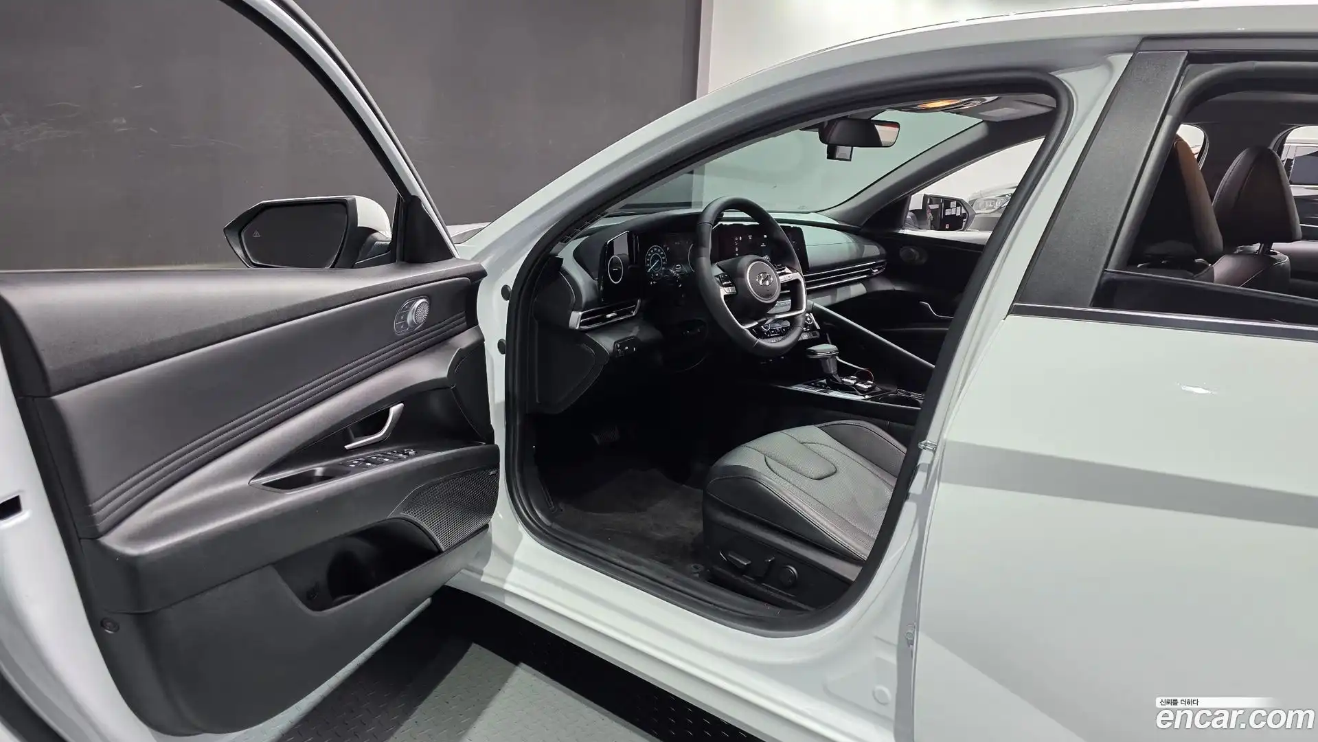 AVANTE Hyundai 2020.11-INNER-010