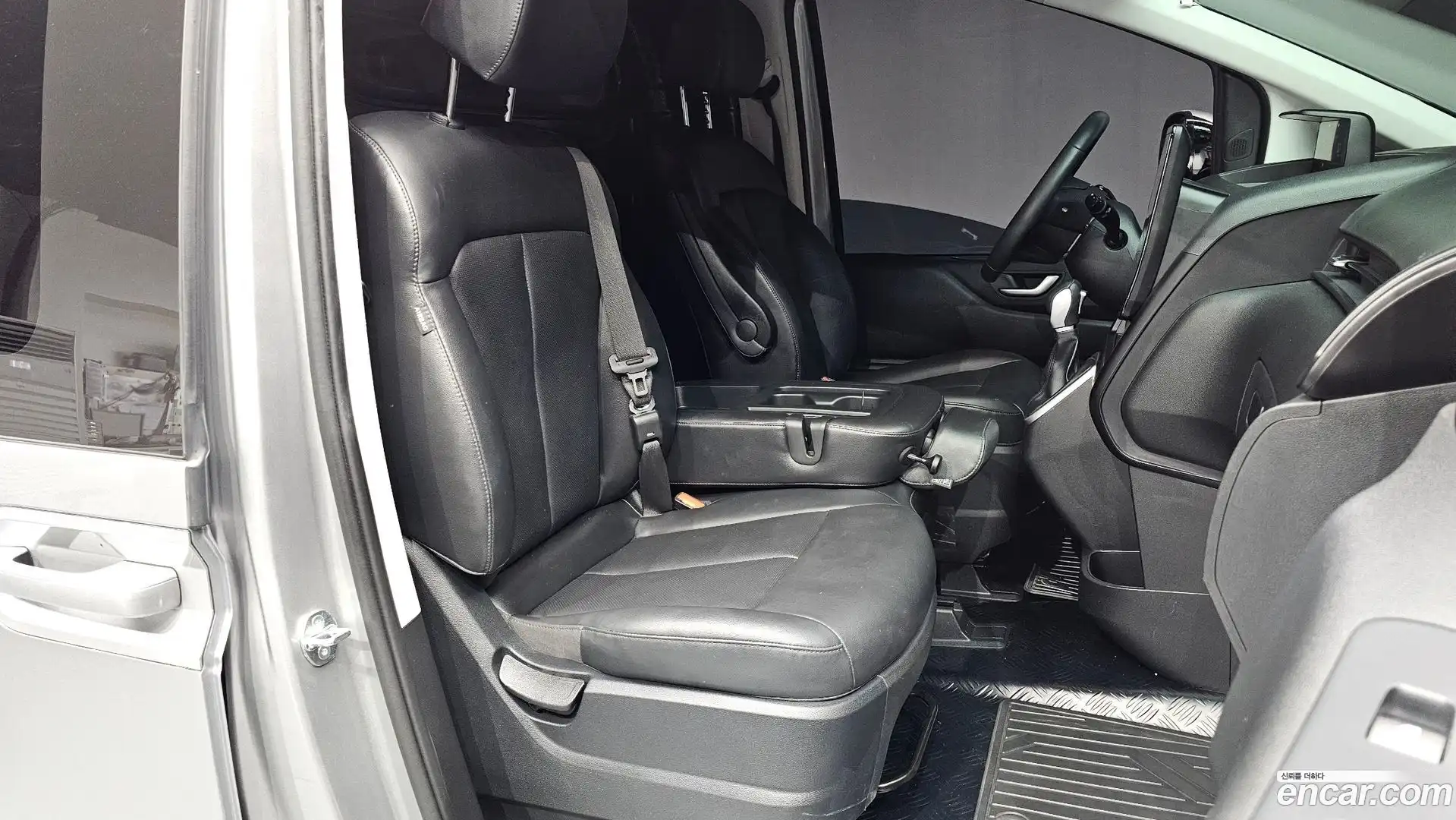 Staria Hyundai 2023.2-OPTION-015