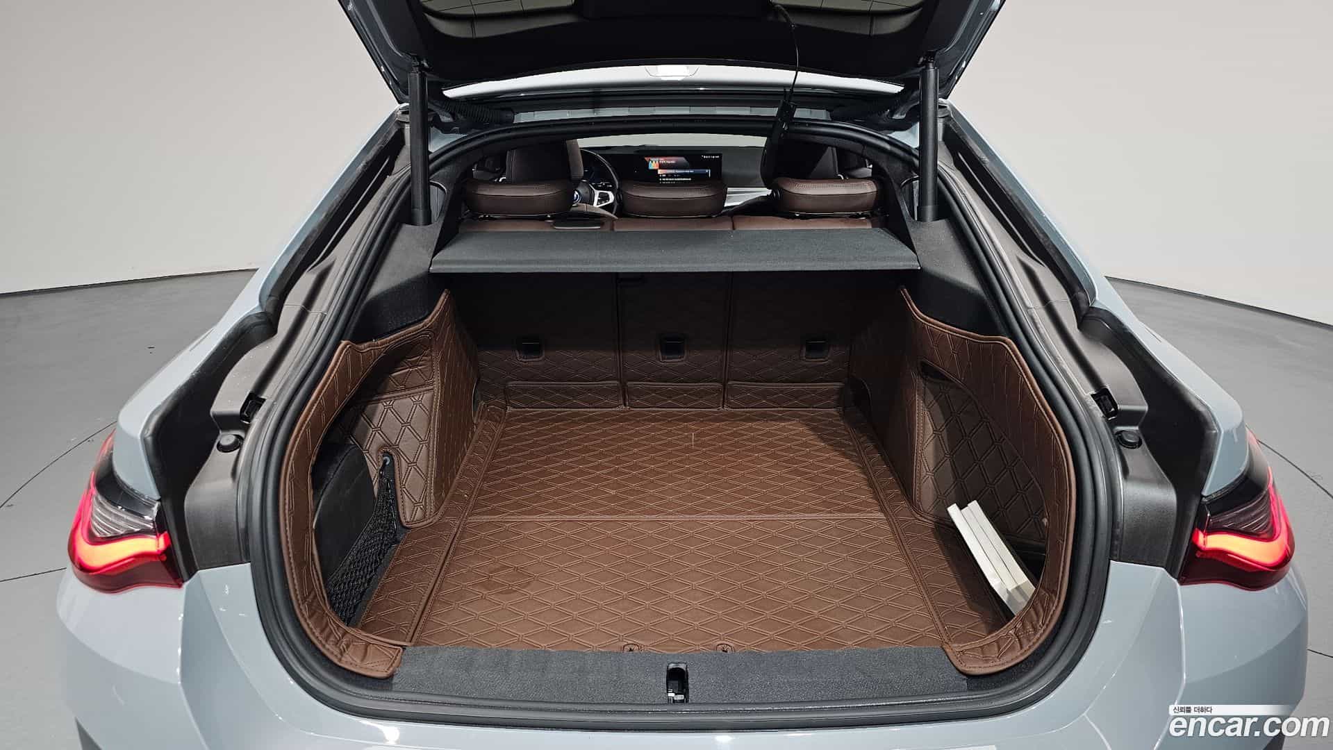i4 BMW 2023.6-OPTION-024