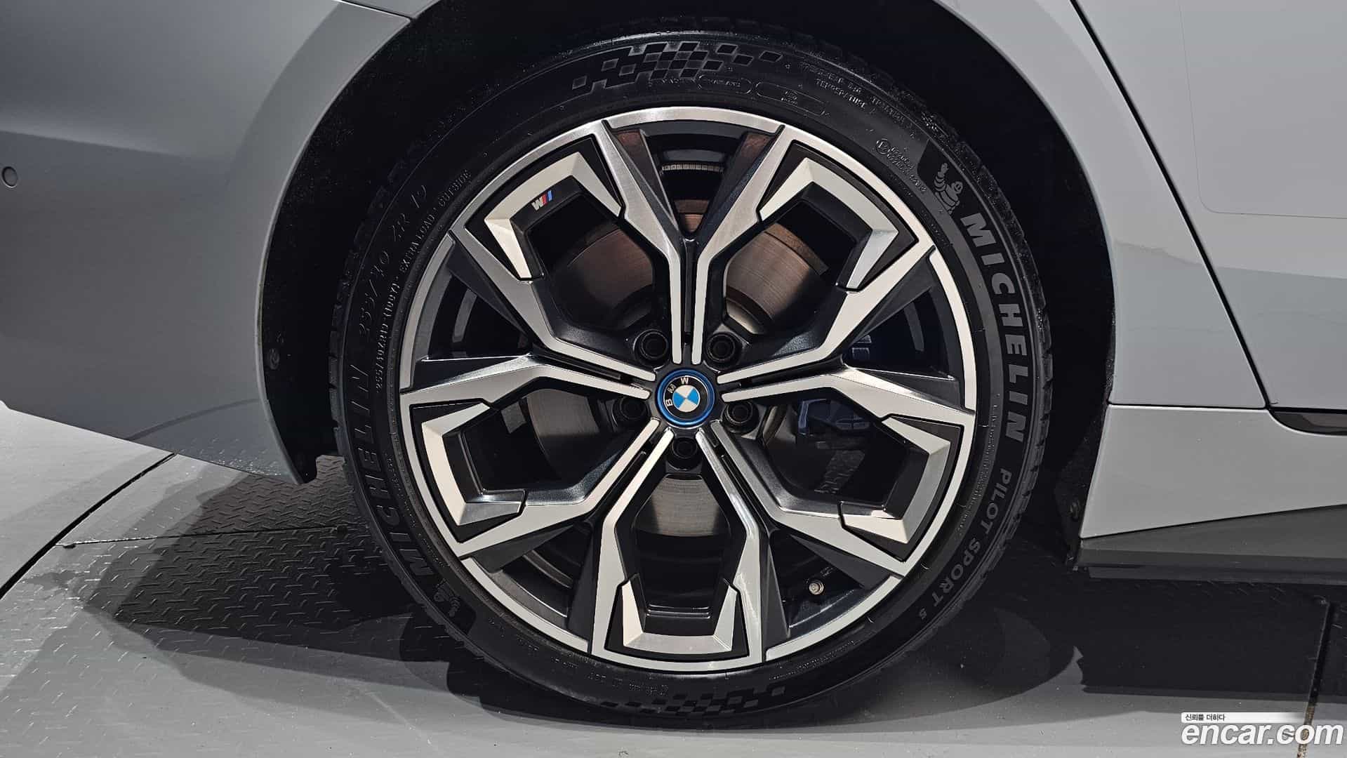 i4 BMW 2023.6-OUTER-031