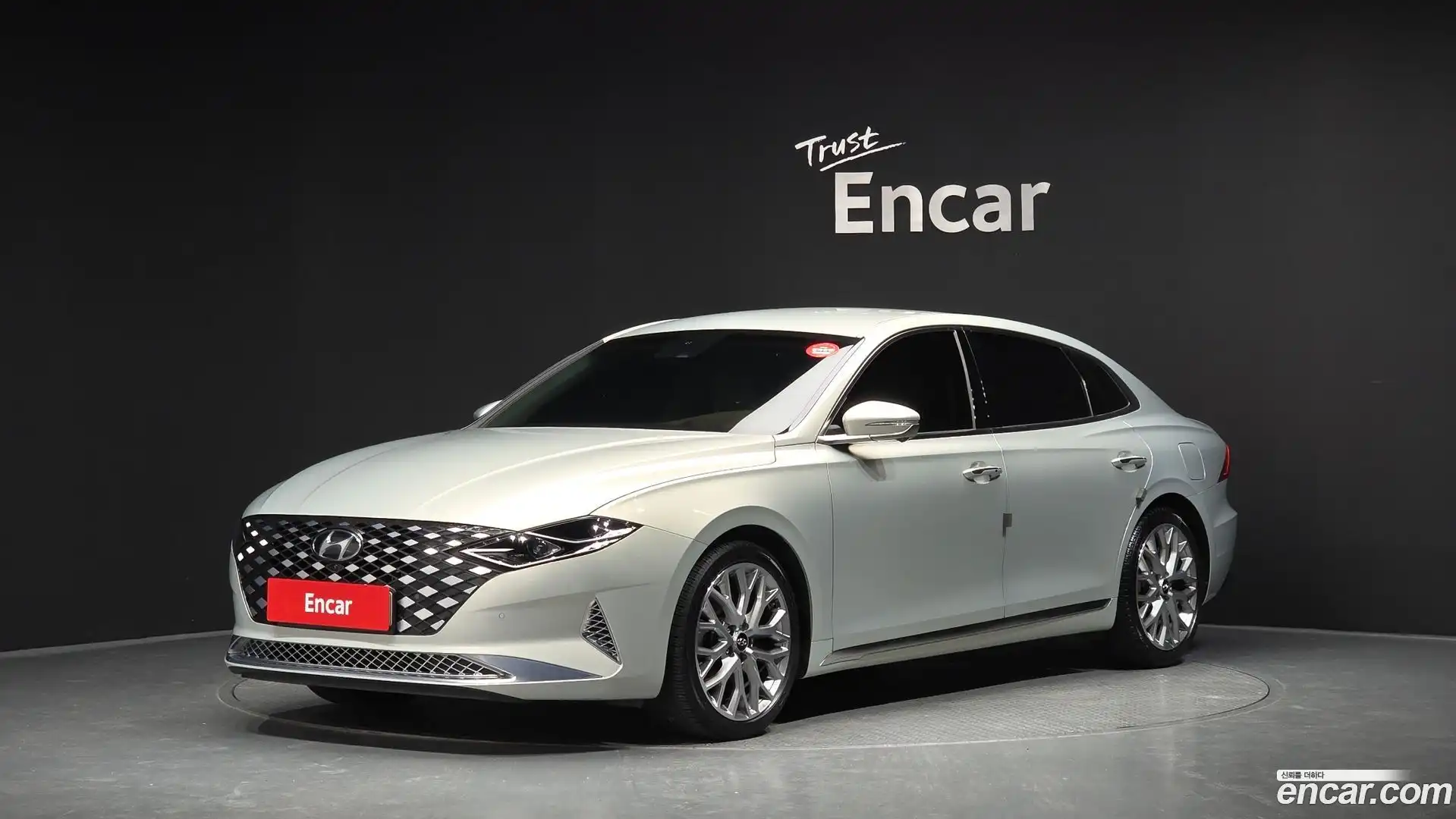 Grandeur Hyundai 2022.6-OUTER-001