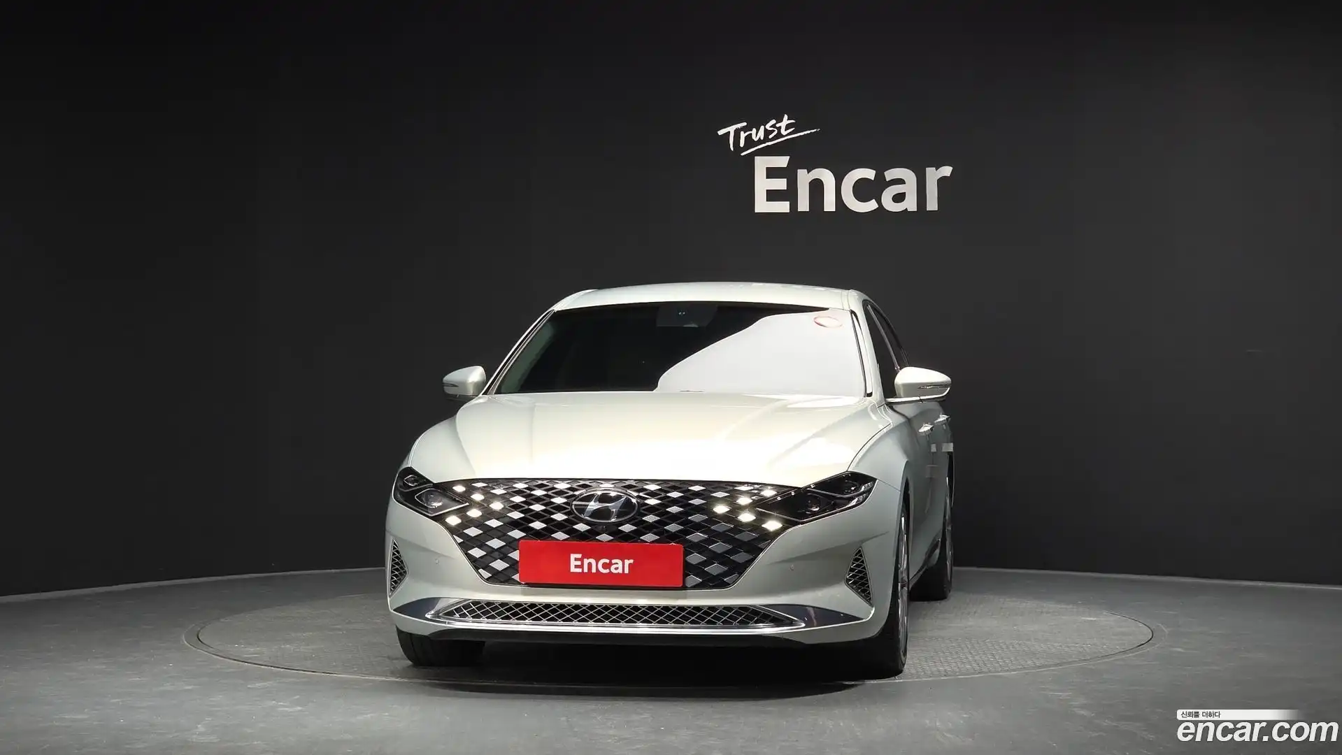 Grandeur Hyundai 2022.6-OUTER-003