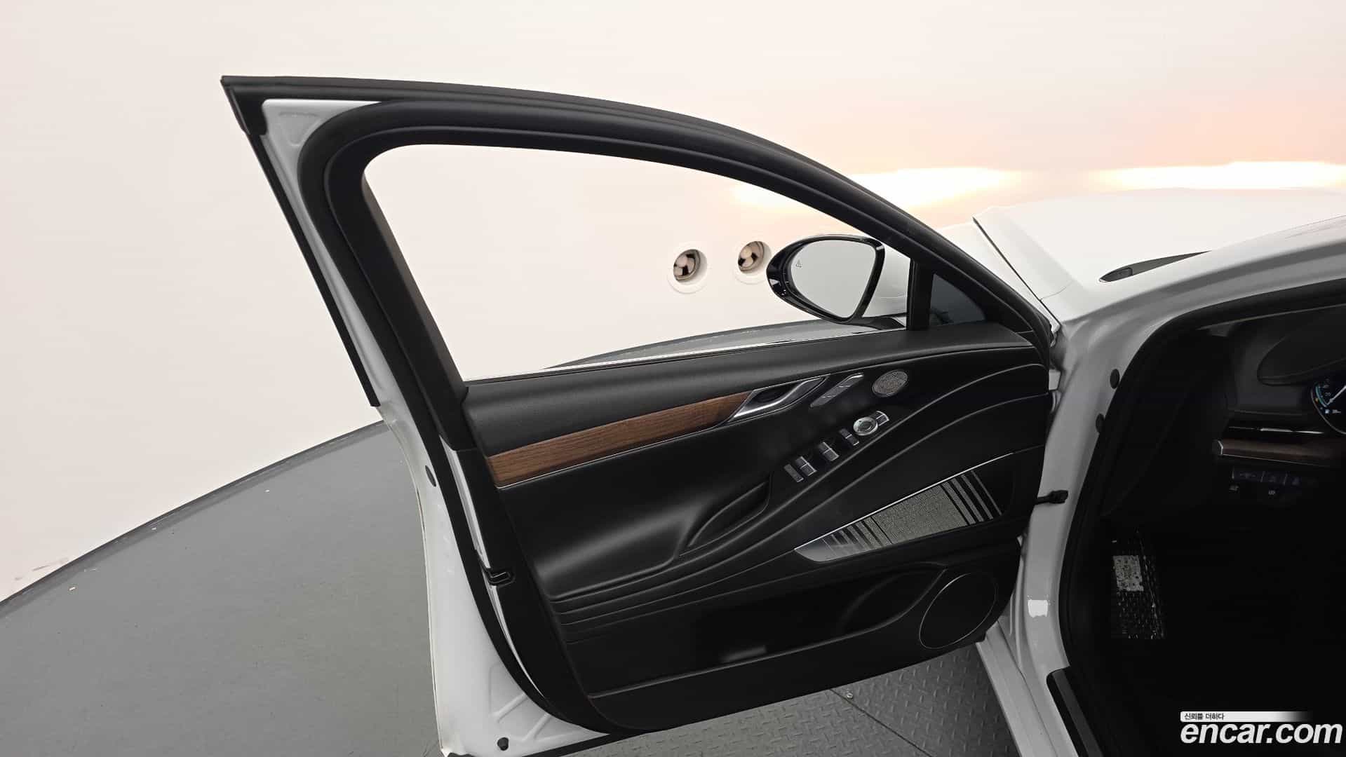 G80 Genesis 2022.7-INNER-034