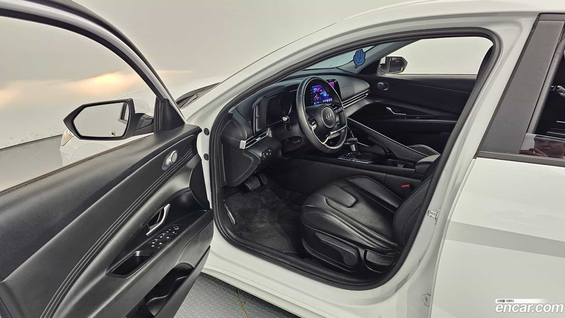 AVANTE Hyundai 2023.0-INNER-010
