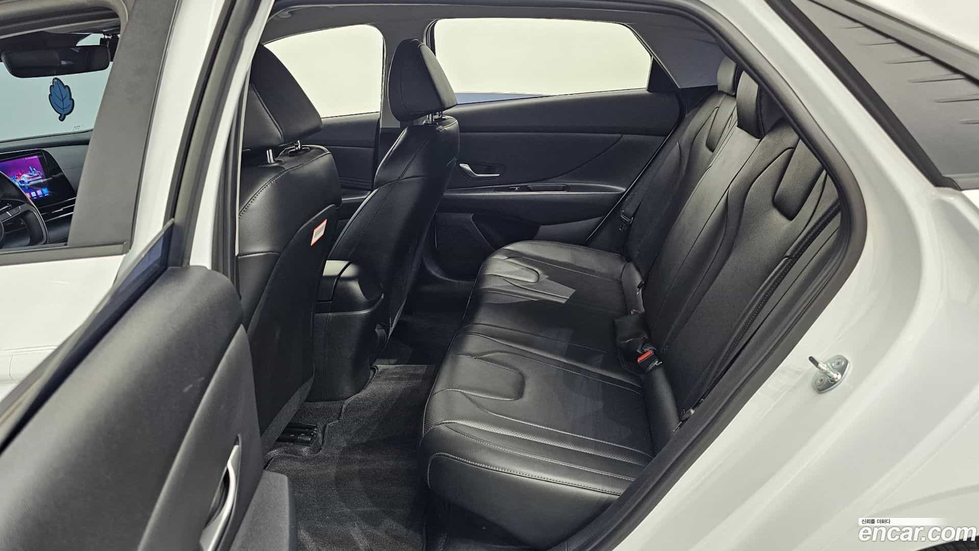 AVANTE Hyundai 2023.0-OPTION-016