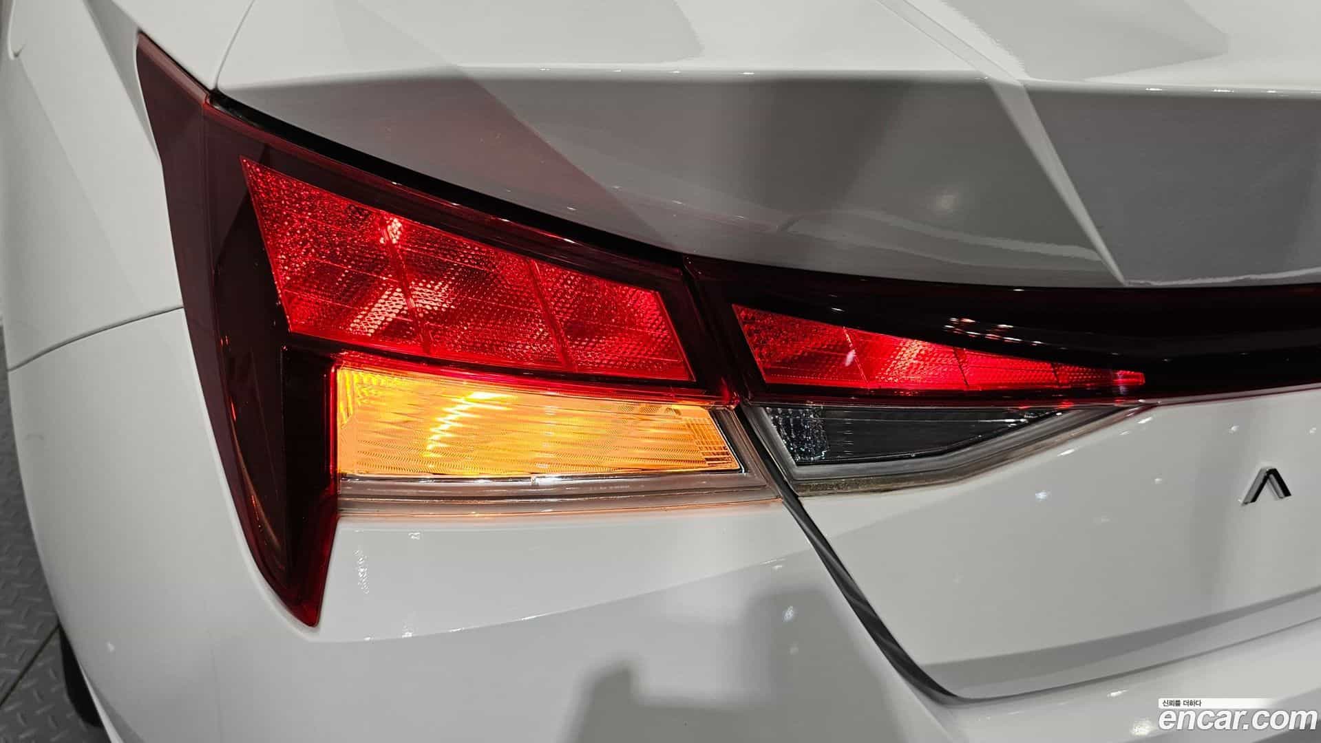 AVANTE Hyundai 2023.0-OUTER-033