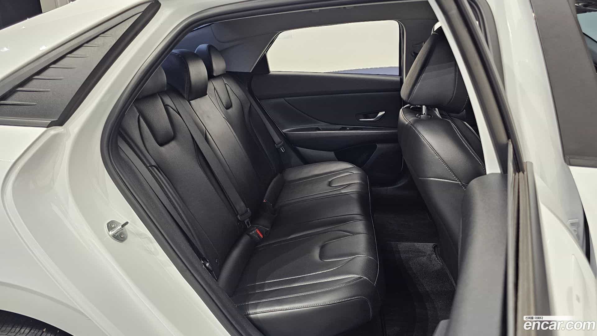 AVANTE Hyundai 2023.0-INNER-036
