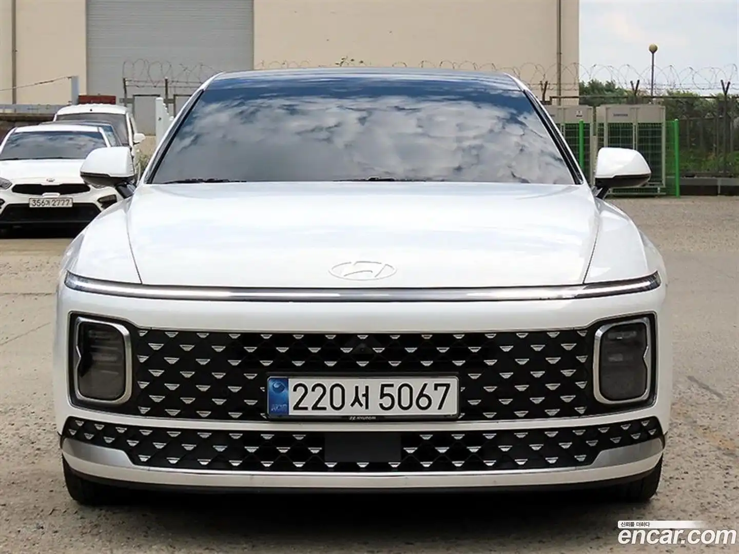 Grandeur Hyundai 2023.8-OUTER-001