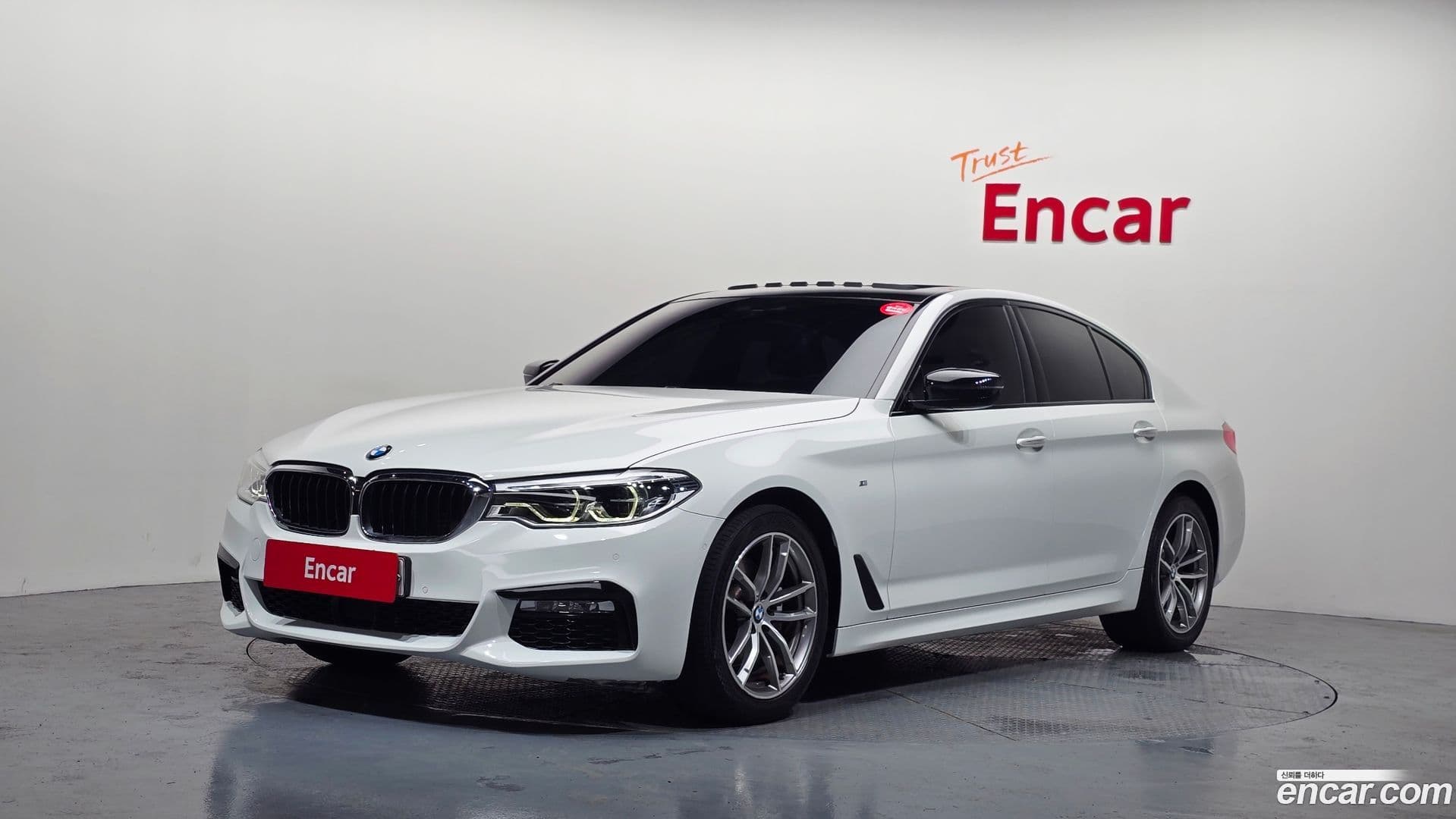 Main__Slider__Photo:5-Series BMW 2017.7-0
