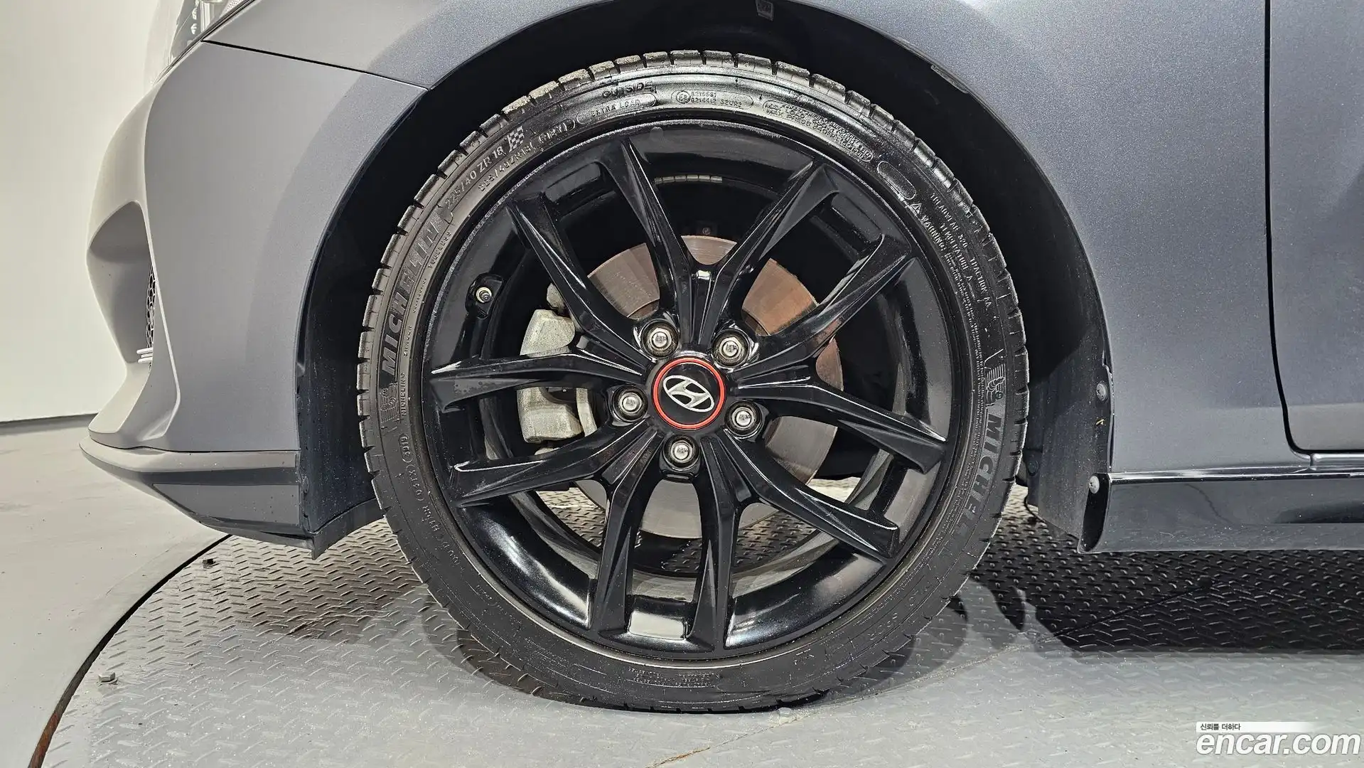 Veloster Hyundai 2019.11-OUTER-005