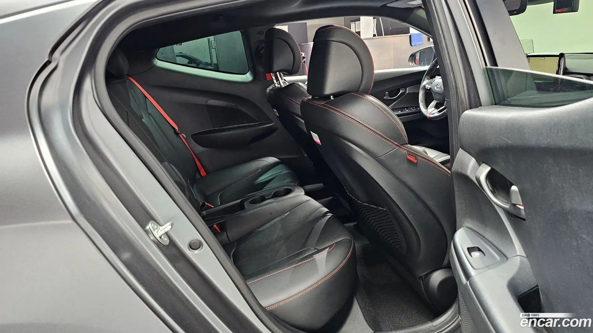 Veloster Hyundai 2019.11-OPTION-015