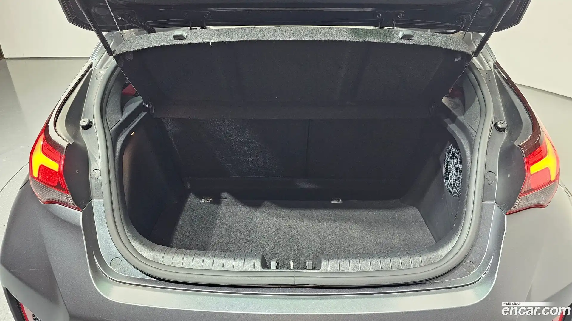 Veloster Hyundai 2019.11-OPTION-024