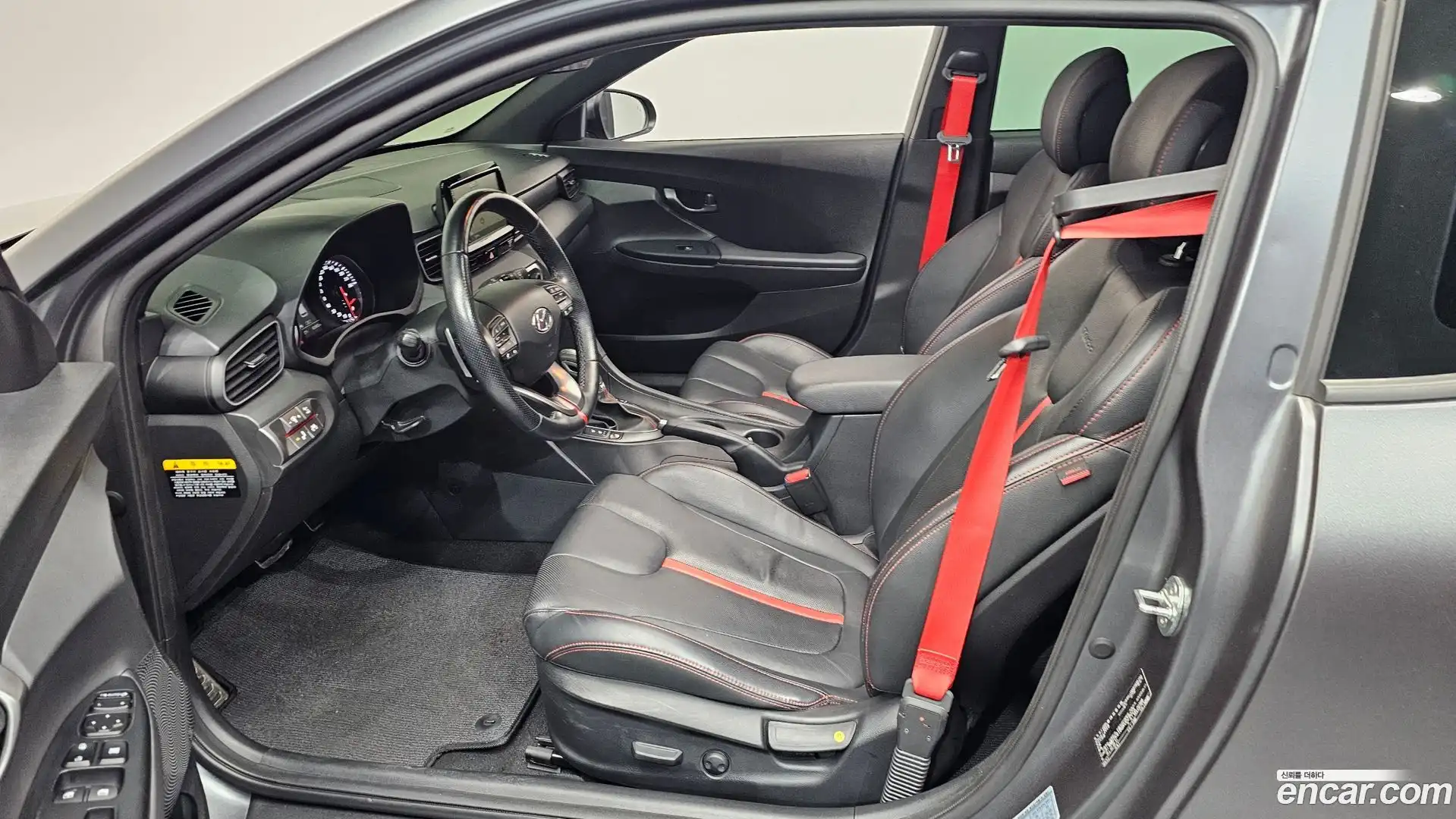 Veloster Hyundai 2019.11-OPTION-042