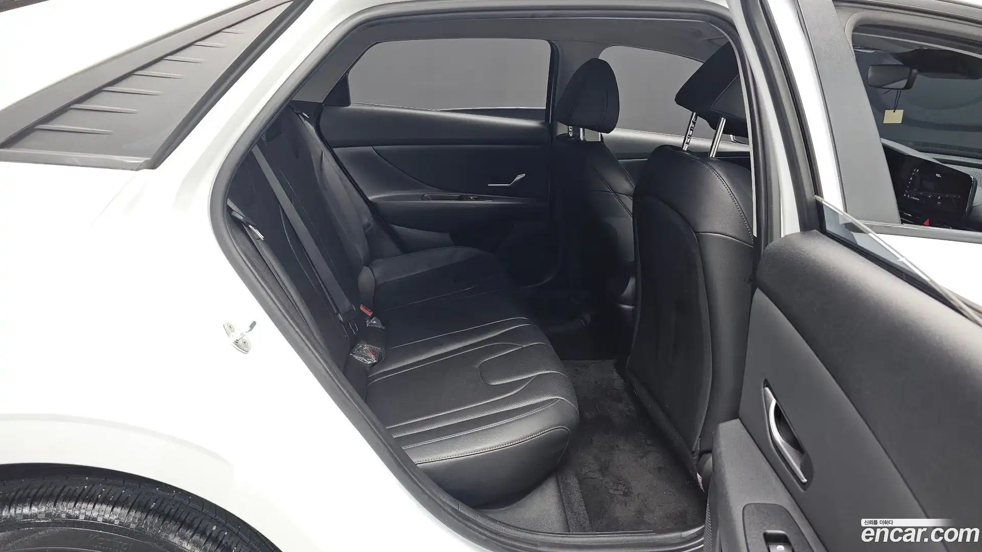 AVANTE Hyundai 2021.7-OPTION-015