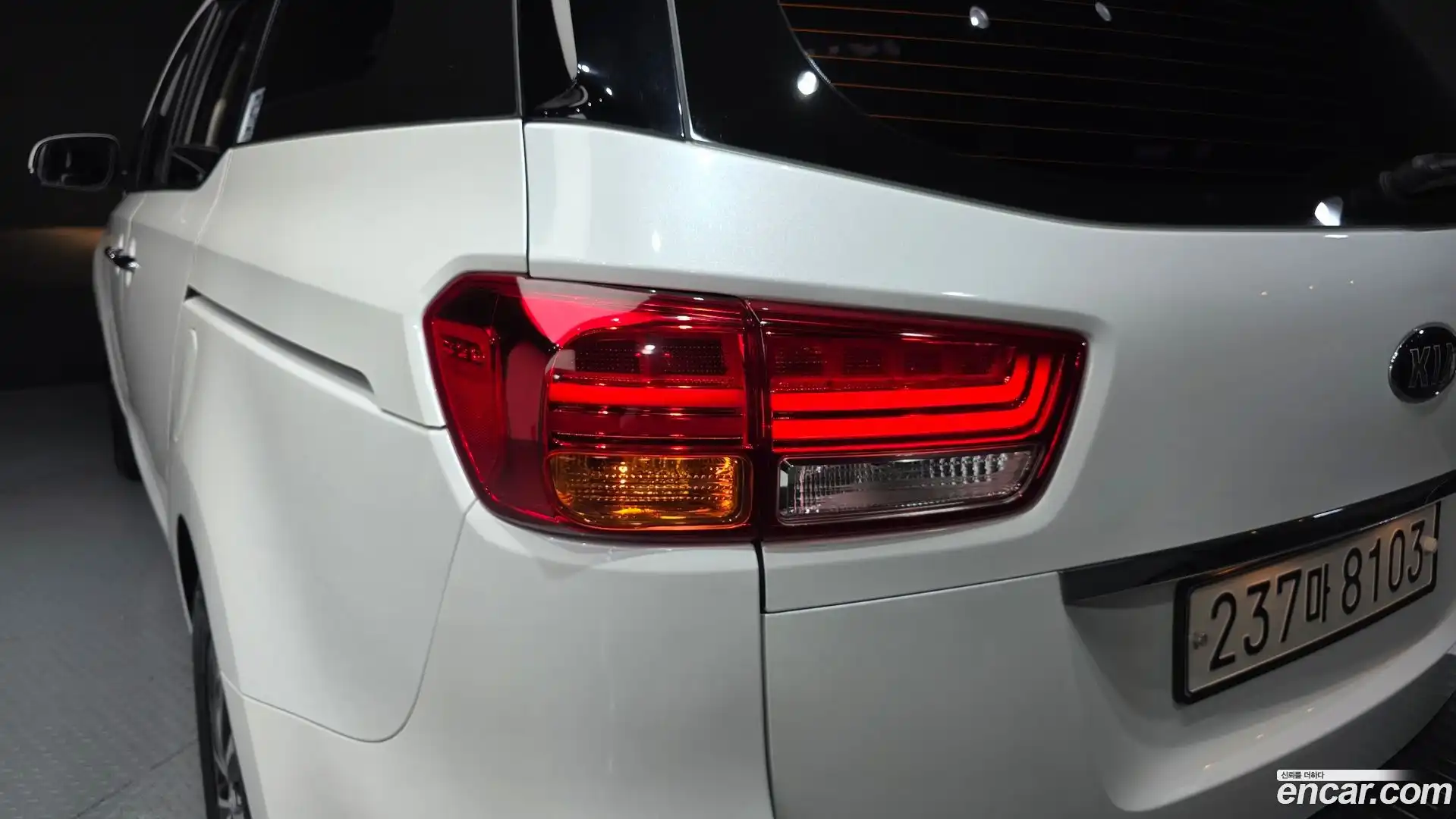 Canival Kia 2018.1-OUTER-033