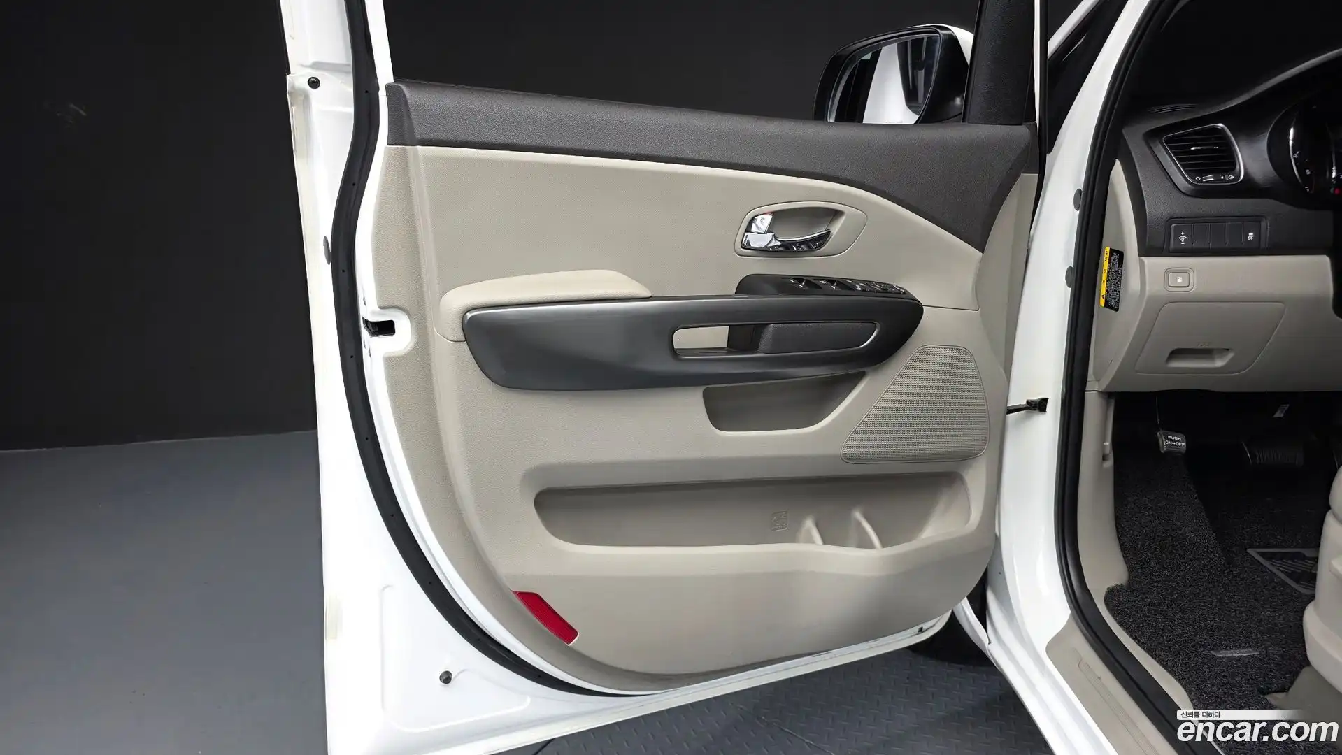 Canival Kia 2018.1-INNER-034