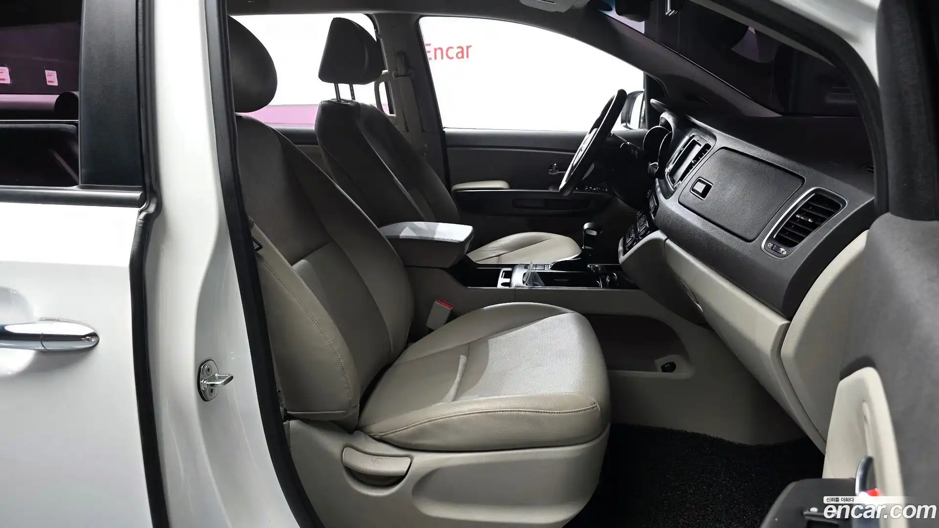 Canival Kia 2018.1-INNER-036