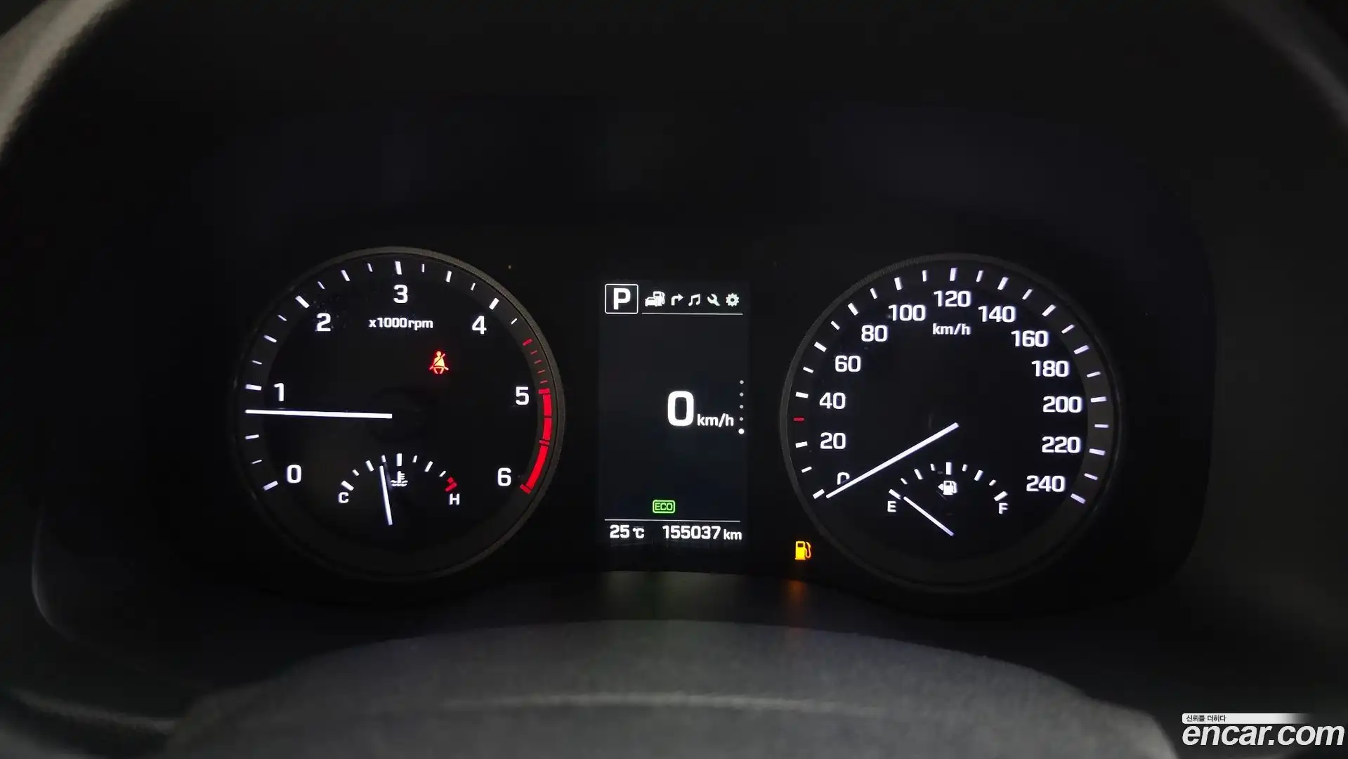 Tucson Hyundai 2015.2-INNER-008
