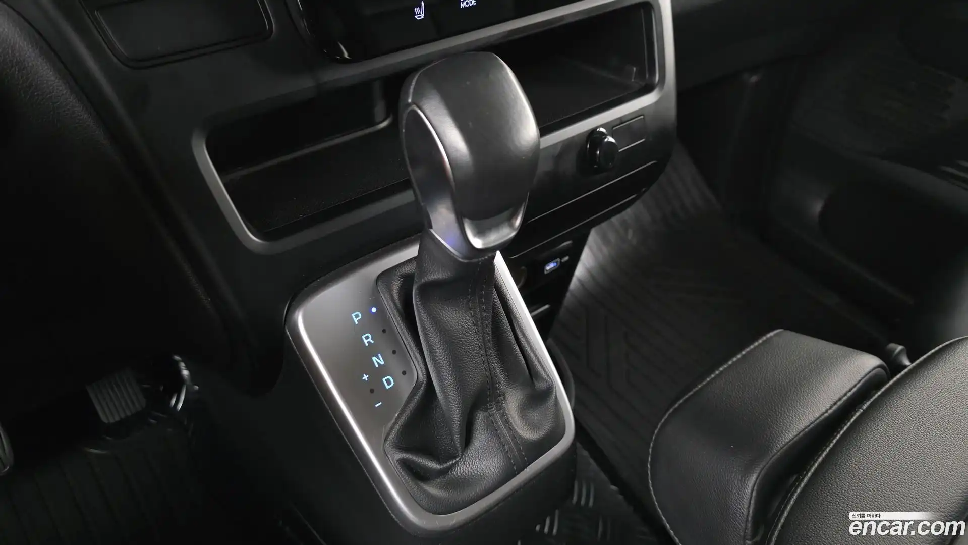 Staria Hyundai 2023.10-INNER-009