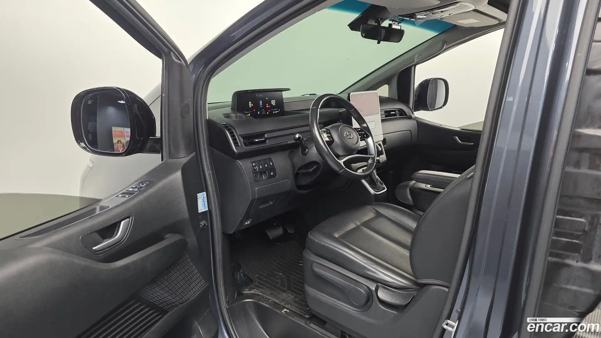 Staria Hyundai 2023.10-INNER-010