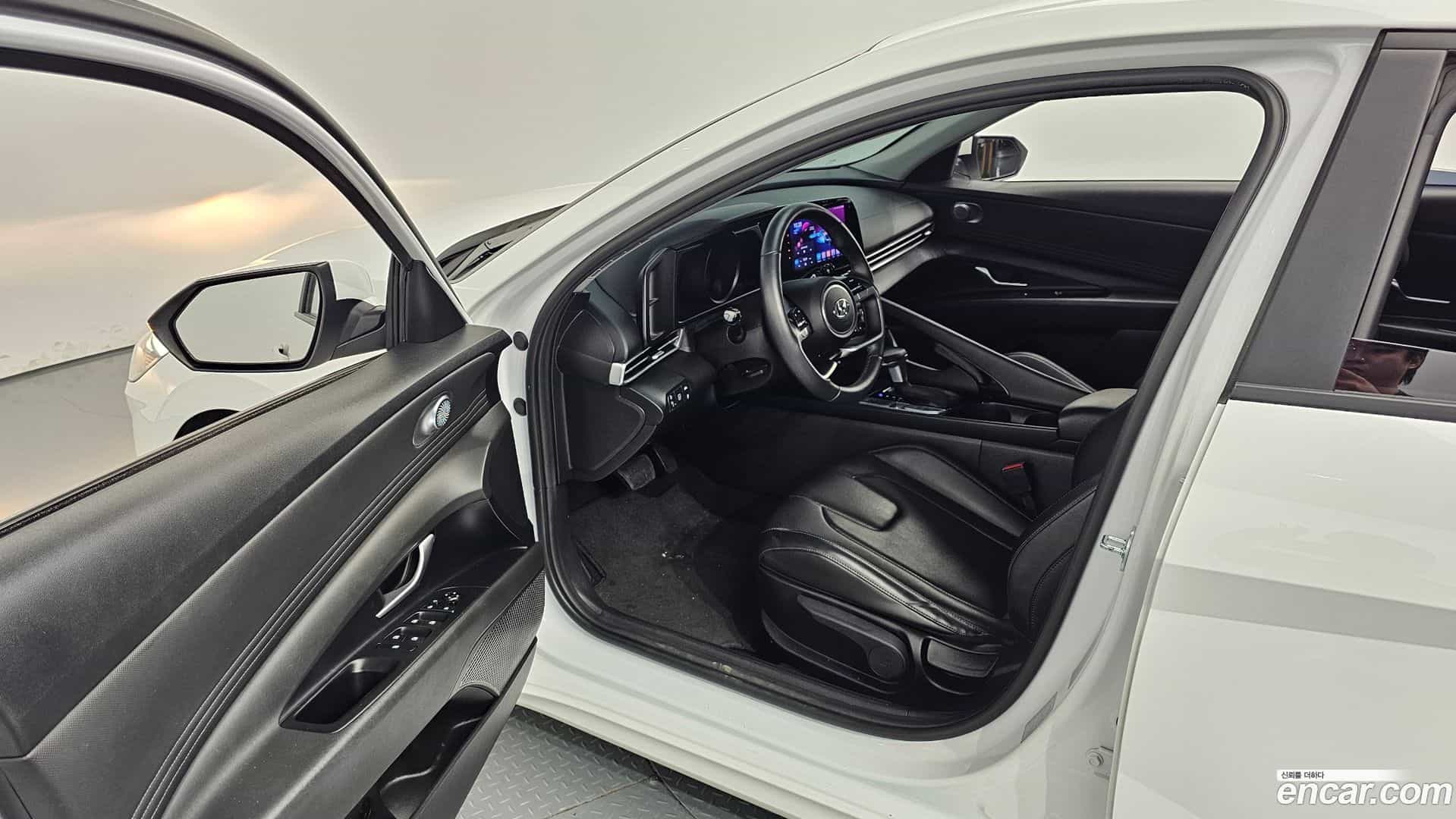 AVANTE Hyundai 2023.3-INNER-010
