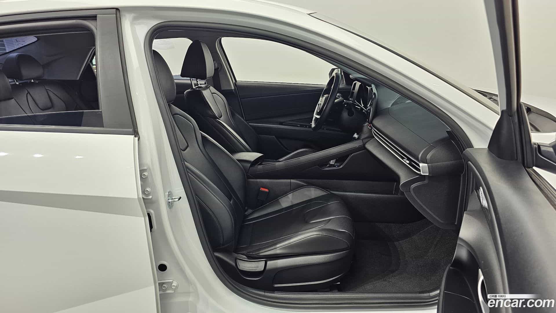 AVANTE Hyundai 2023.3-OPTION-015