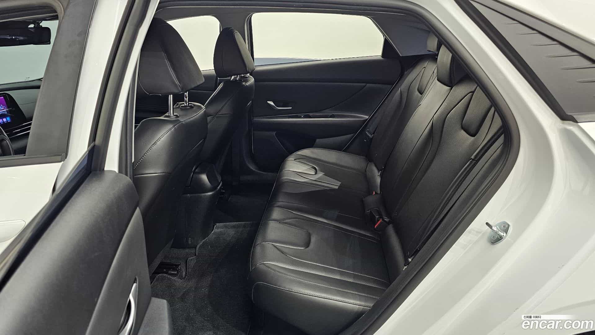 AVANTE Hyundai 2023.3-OPTION-016
