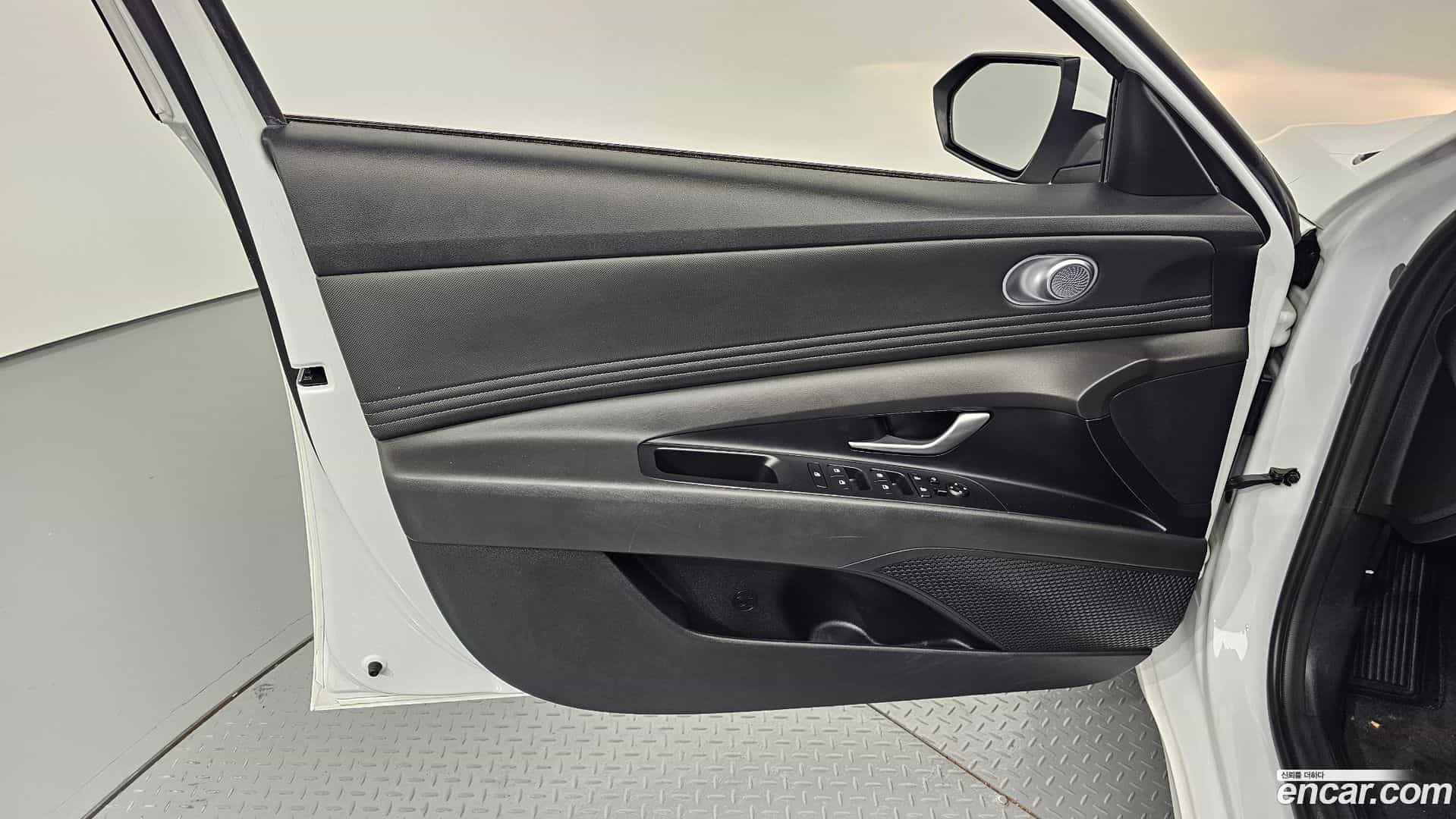 AVANTE Hyundai 2023.3-INNER-034