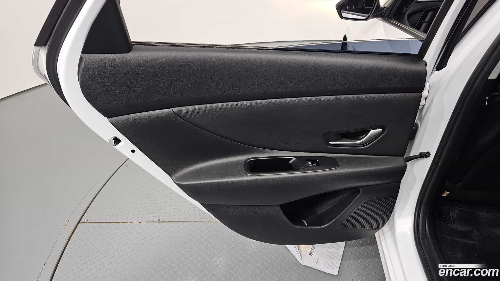 AVANTE Hyundai 2023.3-INNER-035