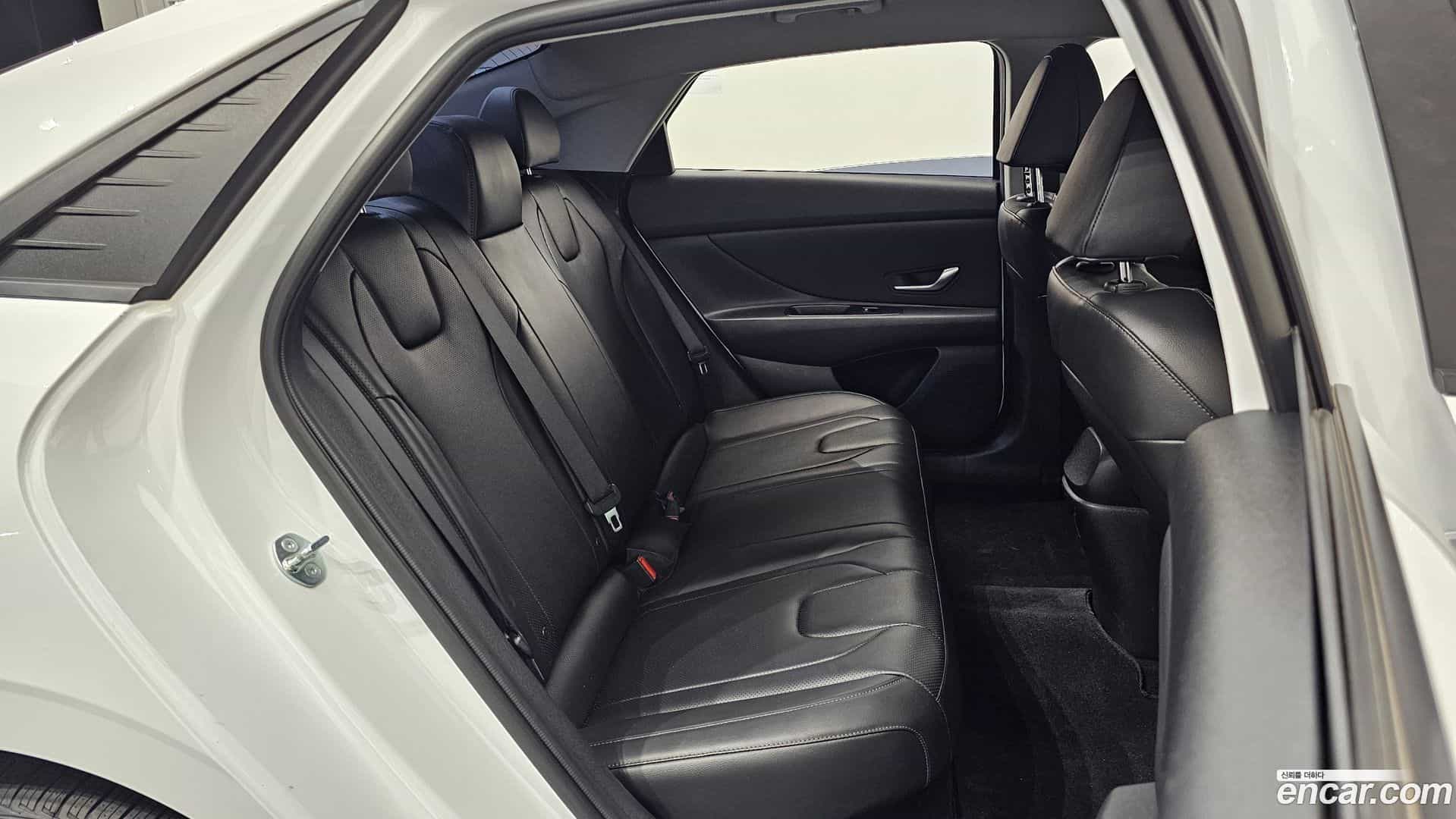 AVANTE Hyundai 2023.3-INNER-036