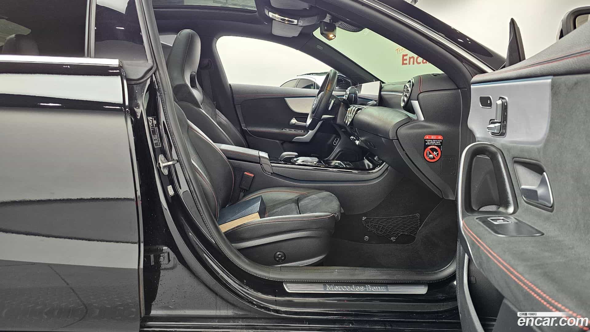 CLA-Class Mercedes-Benz 2020.7-INNER-036