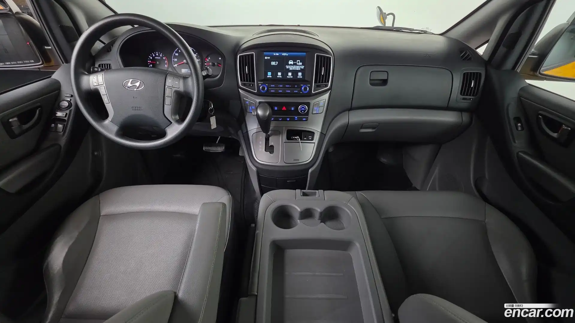 Starex Hyundai 2020.11-INNER-007