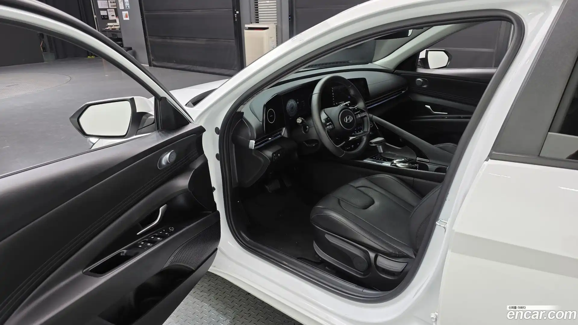 AVANTE Hyundai 2024.6-INNER-010