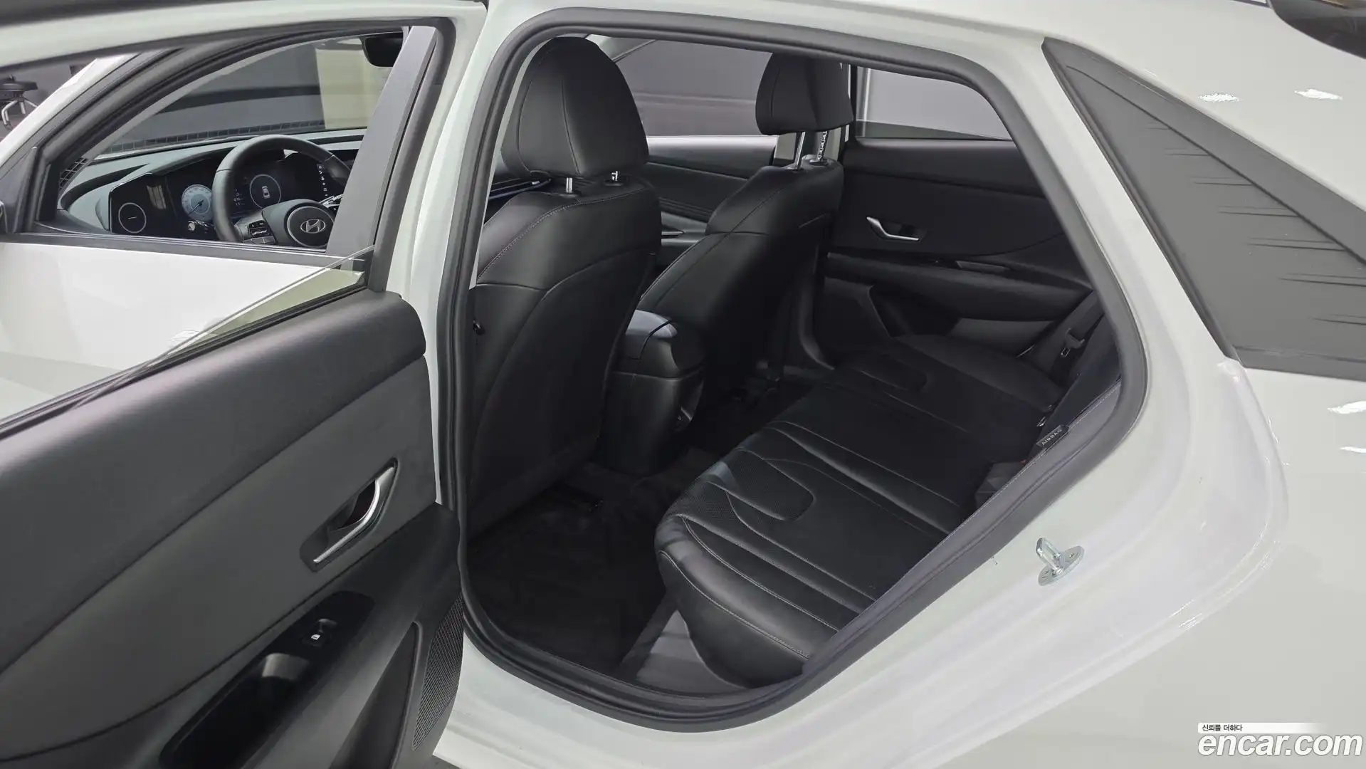 AVANTE Hyundai 2024.6-OPTION-015