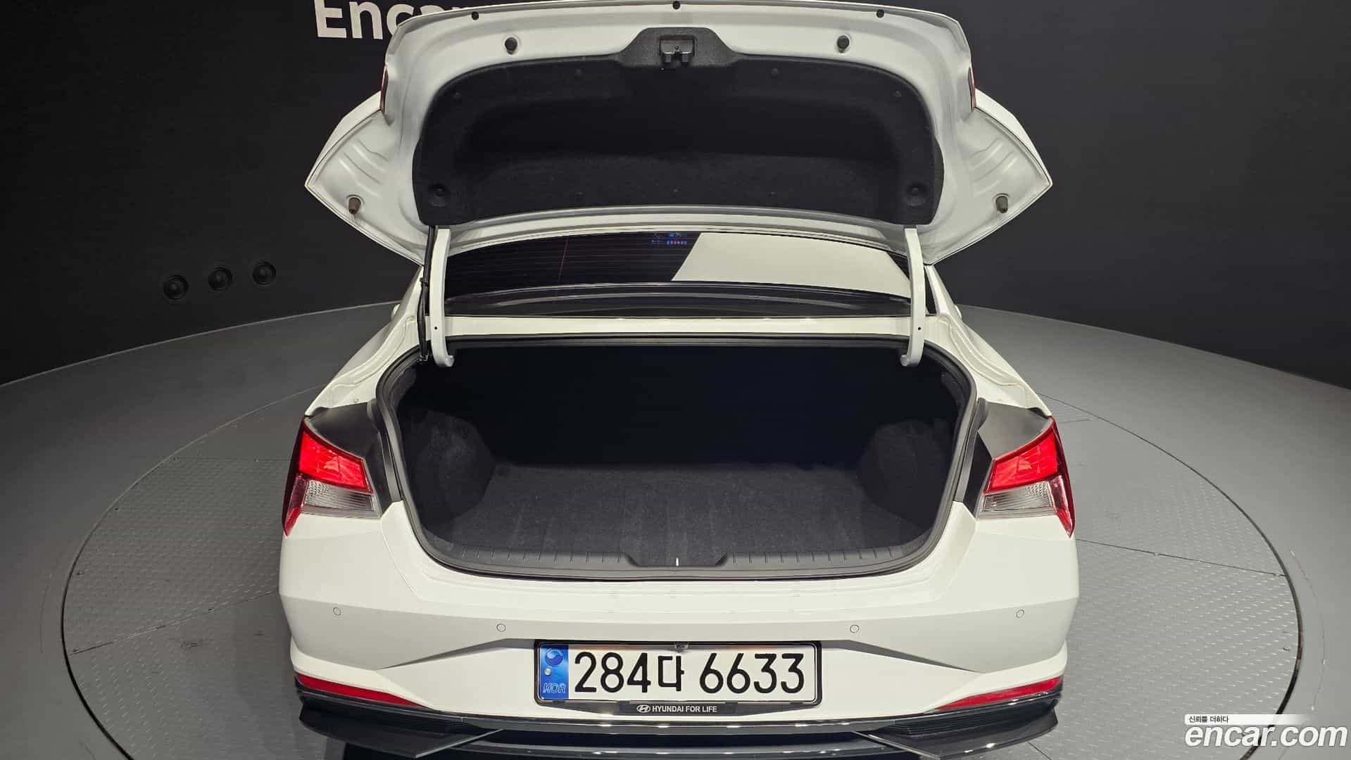 AVANTE Hyundai 2023.0-OPTION-024