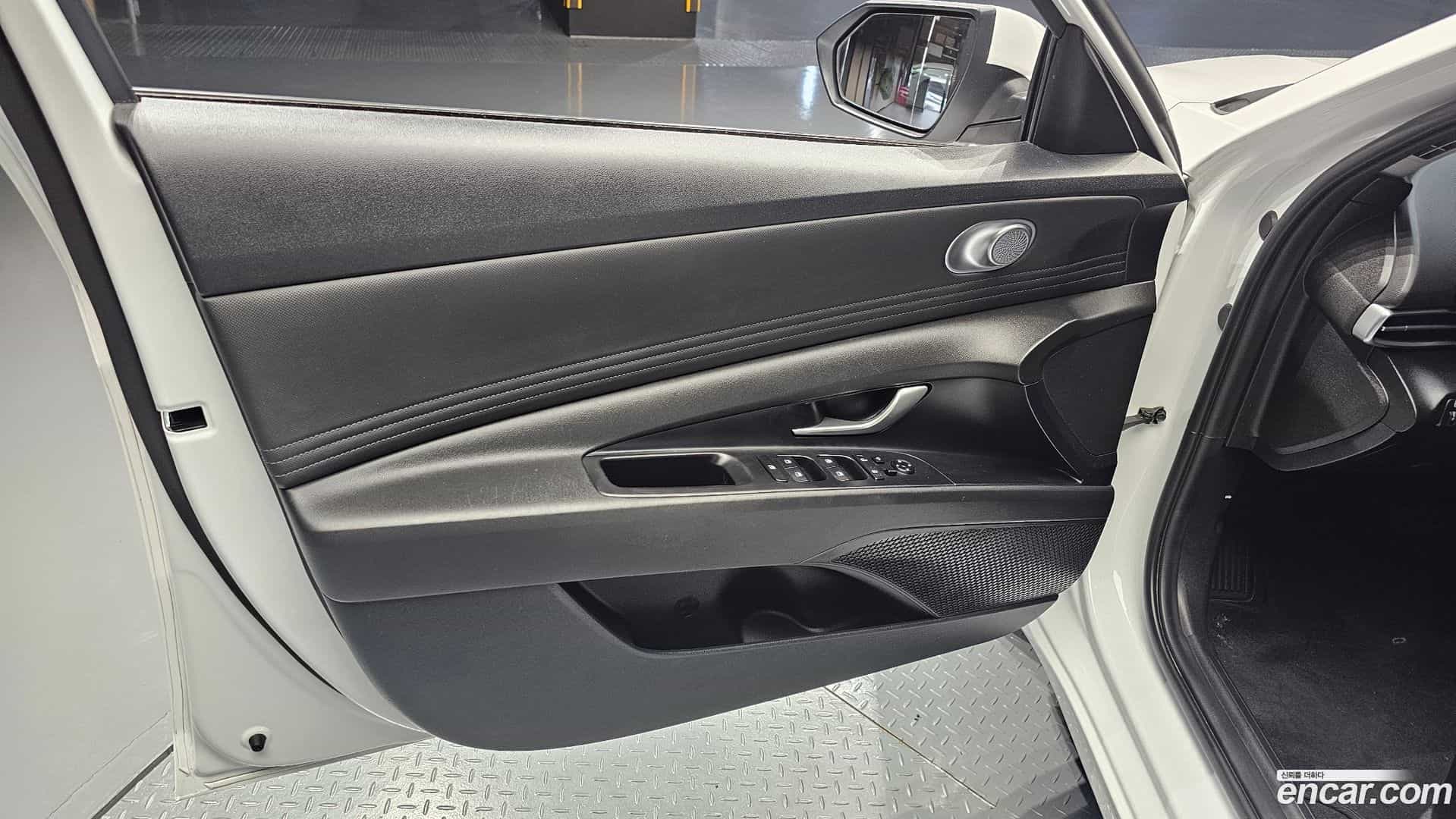 AVANTE Hyundai 2023.0-INNER-034