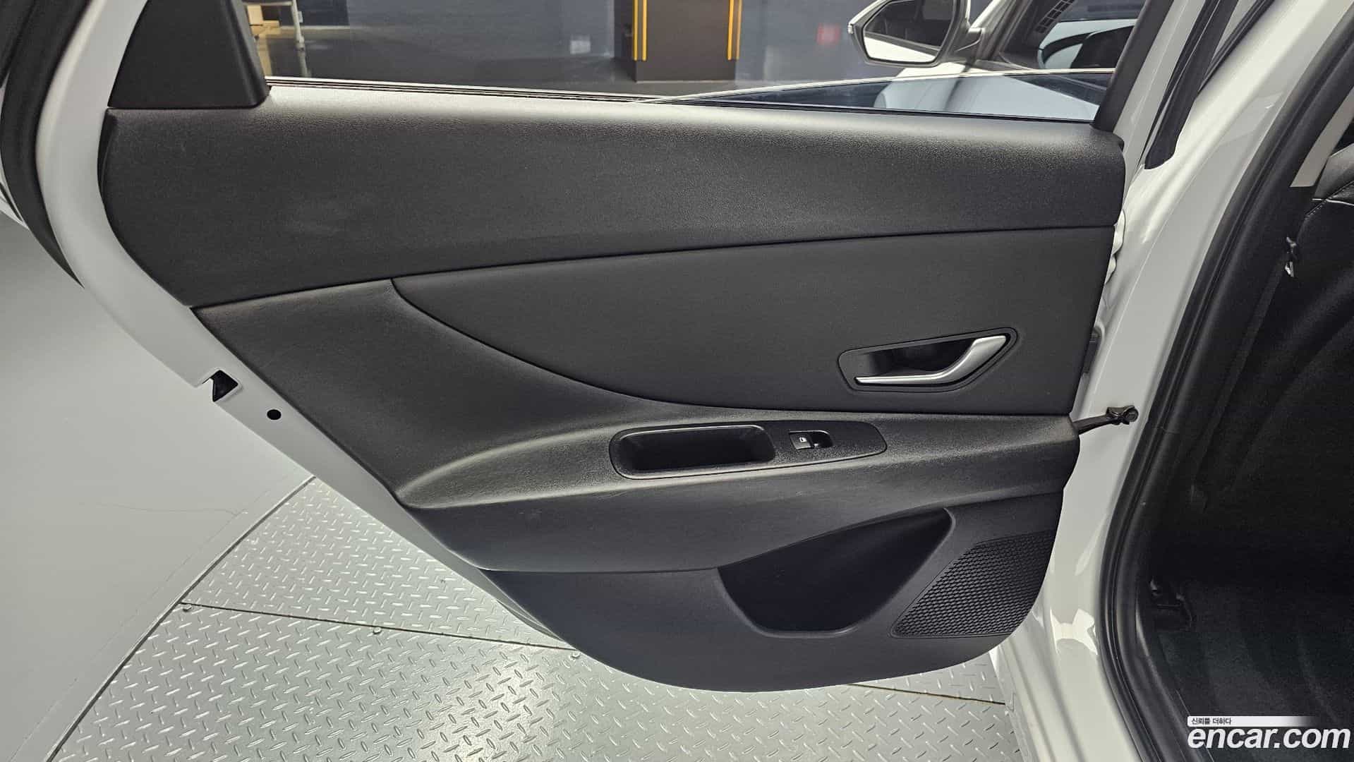 AVANTE Hyundai 2023.0-INNER-035