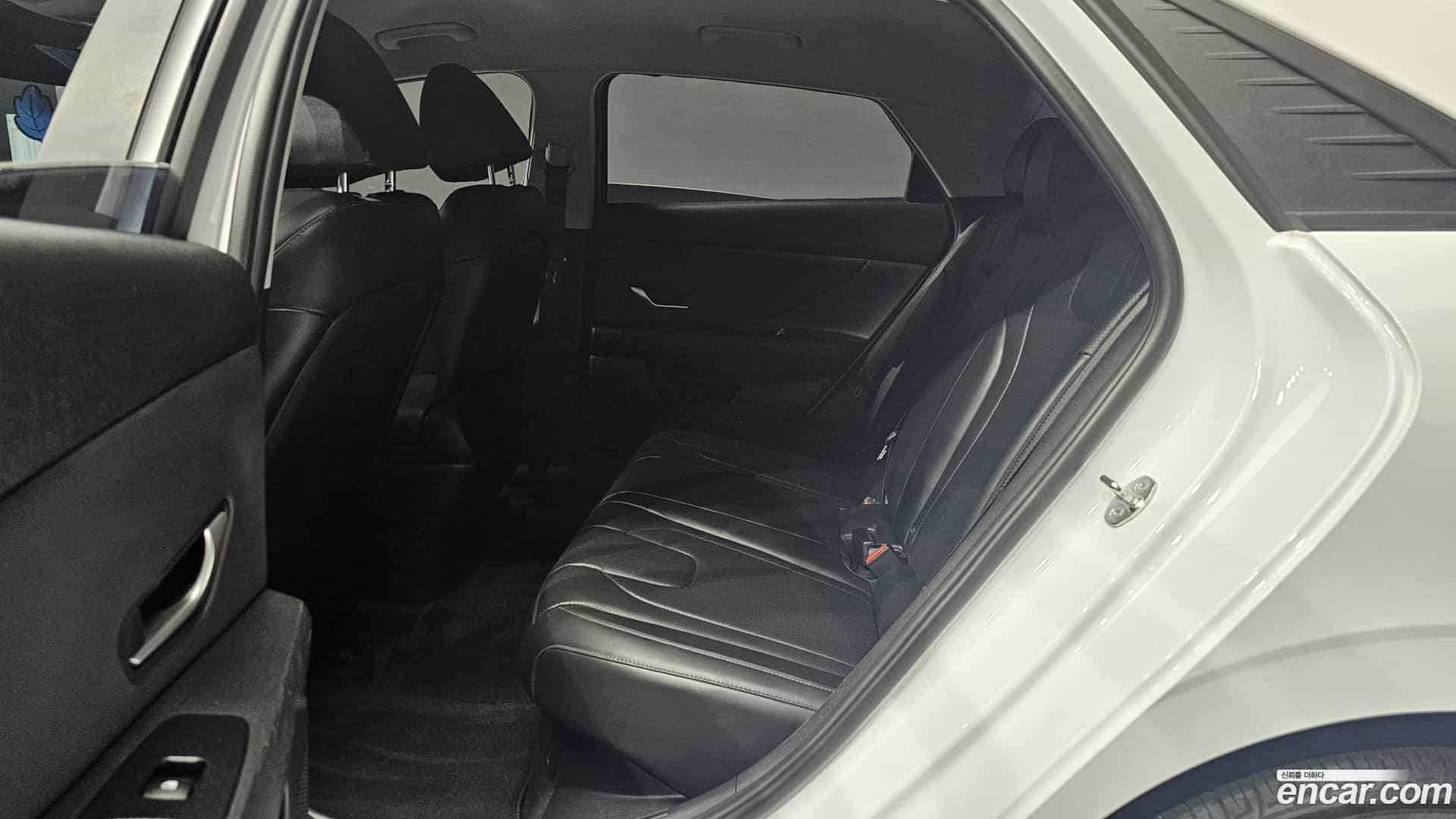 AVANTE Hyundai 2023.0-INNER-036