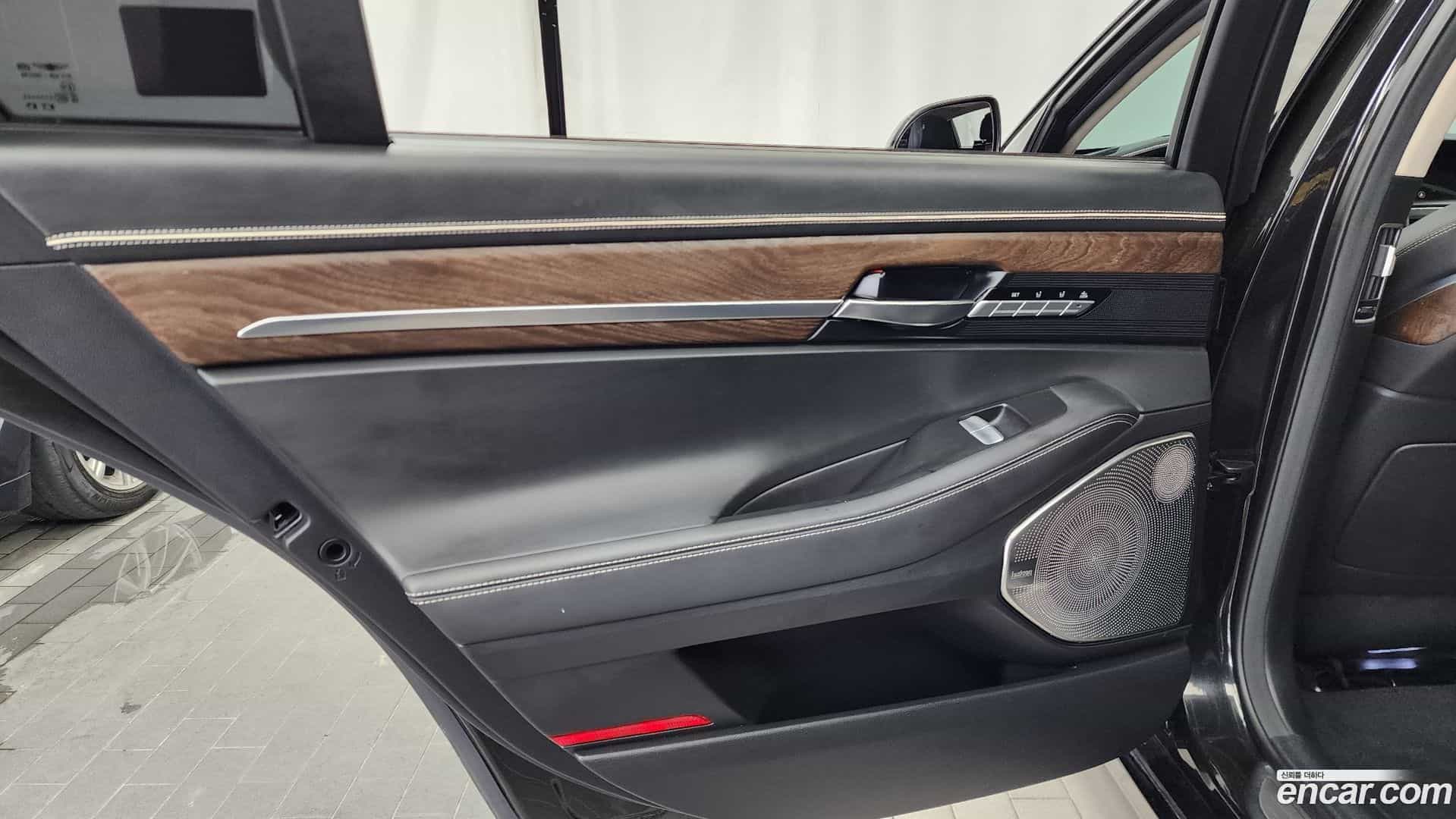 G90 Genesis 2019.4-INNER-035