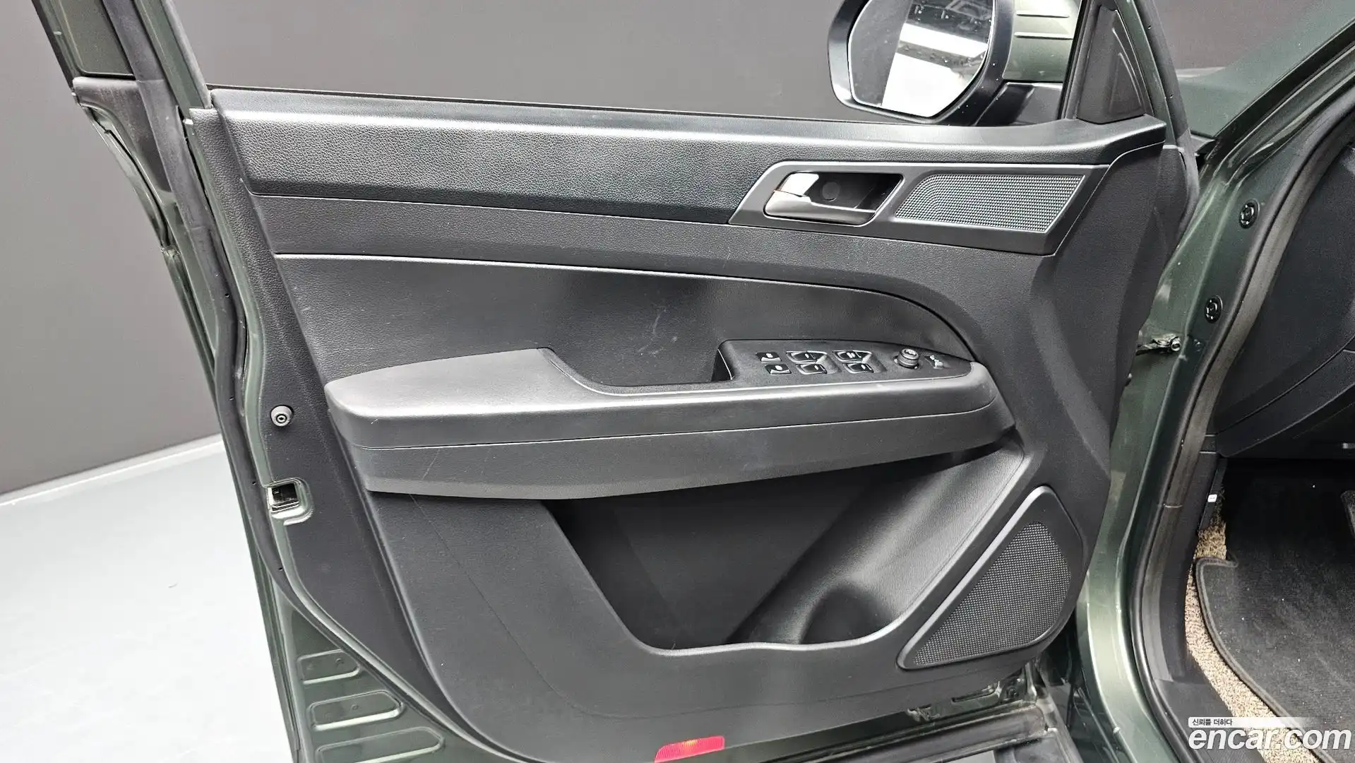 Rexton KG Mobility 2023.6-INNER-034