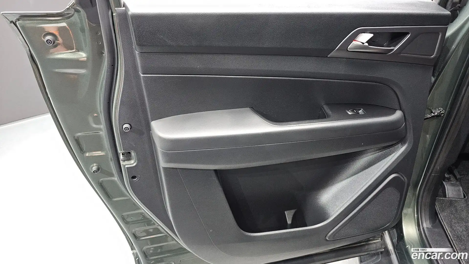 Rexton KG Mobility 2023.6-INNER-035