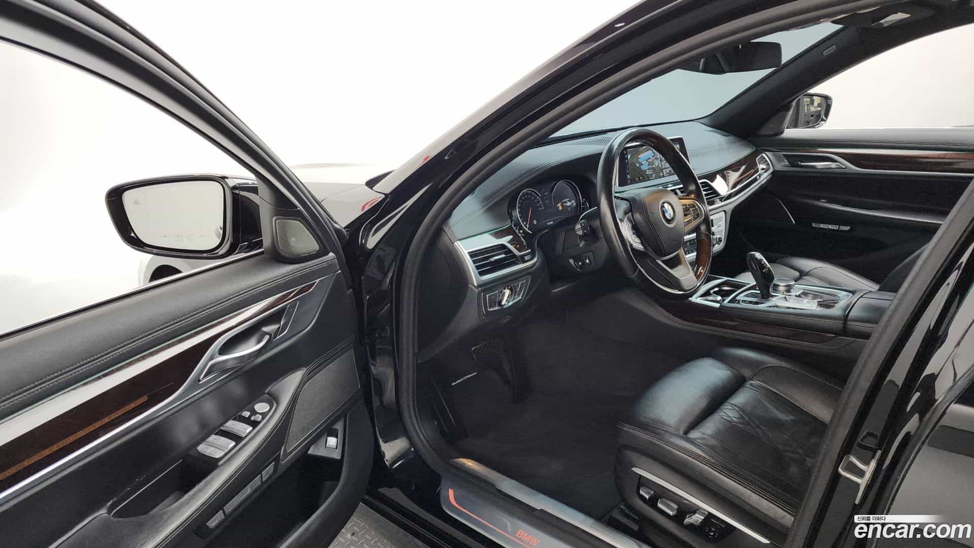 7-Series BMW 2016.8-INNER-010