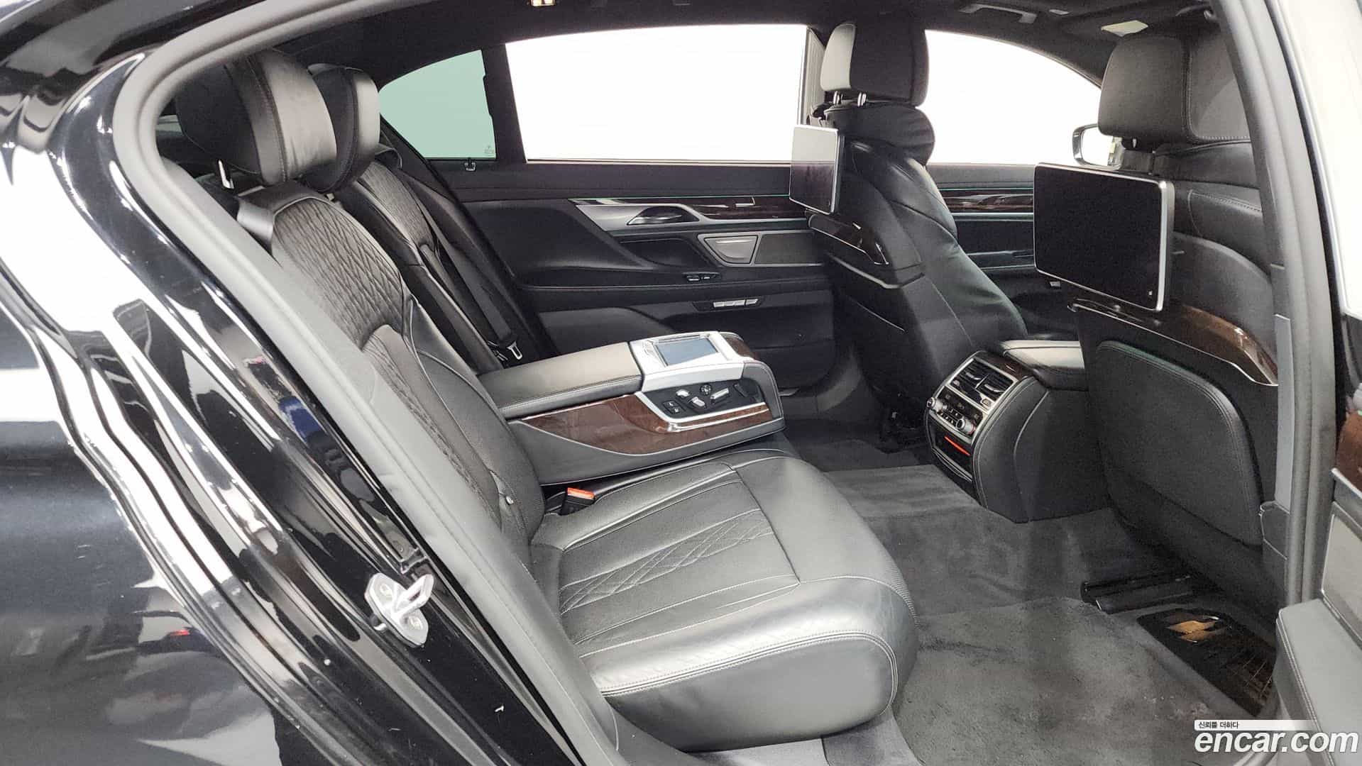 7-Series BMW 2016.8-OPTION-015
