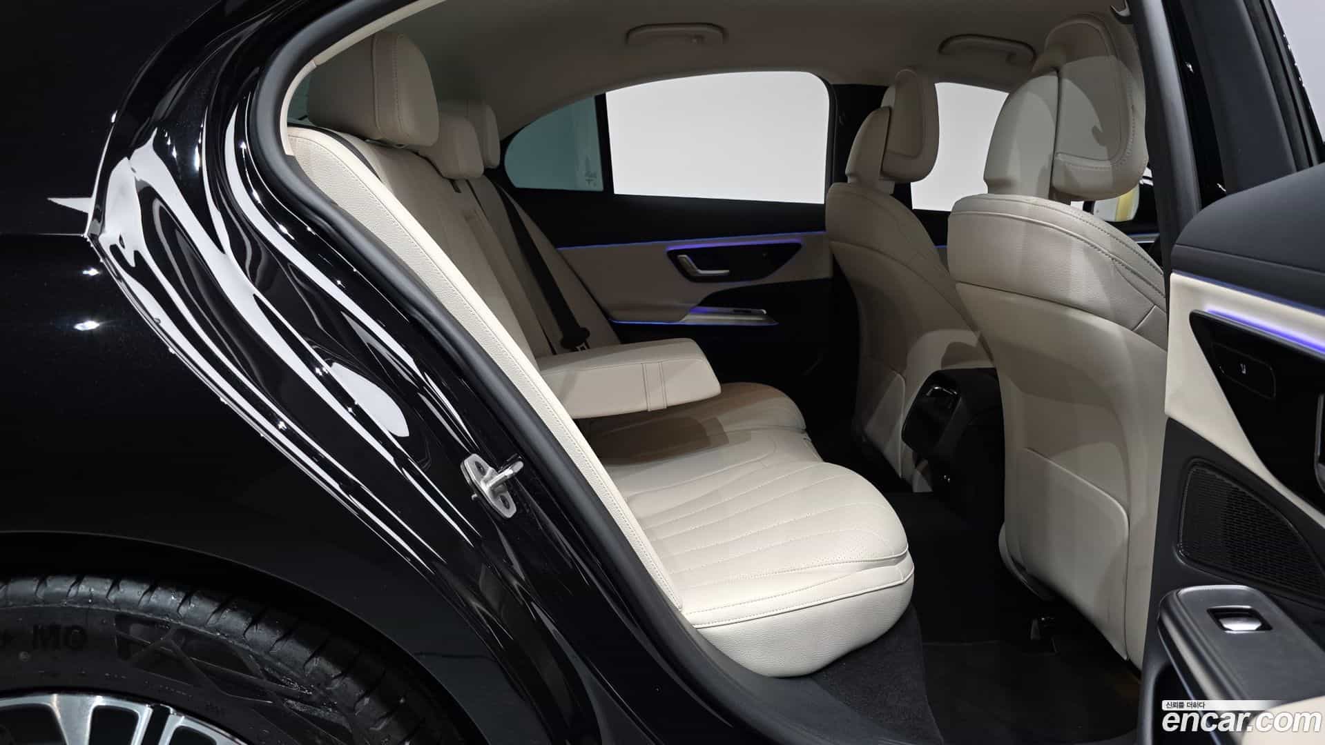 E-Class Mercedes-Benz 2024.10-OPTION-015
