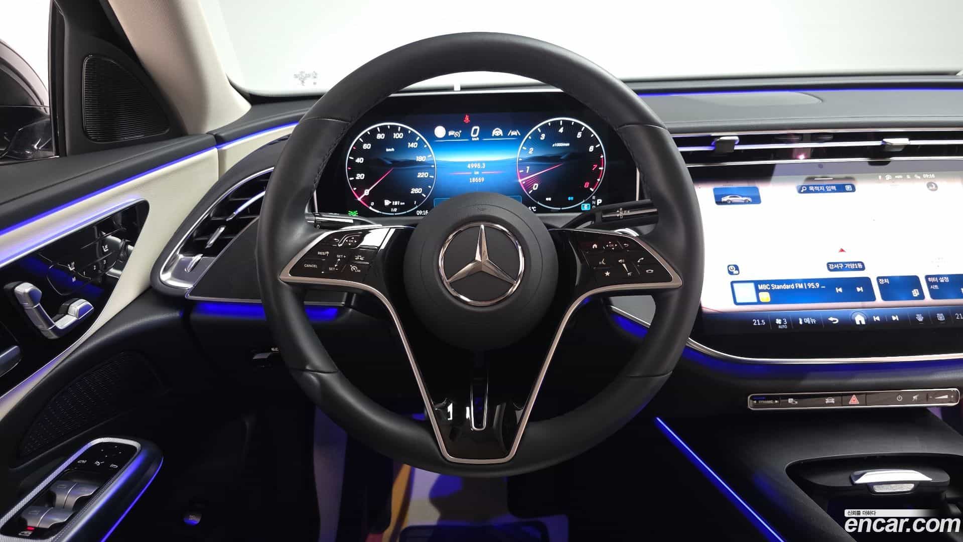 E-Class Mercedes-Benz 2024.10-OPTION-016