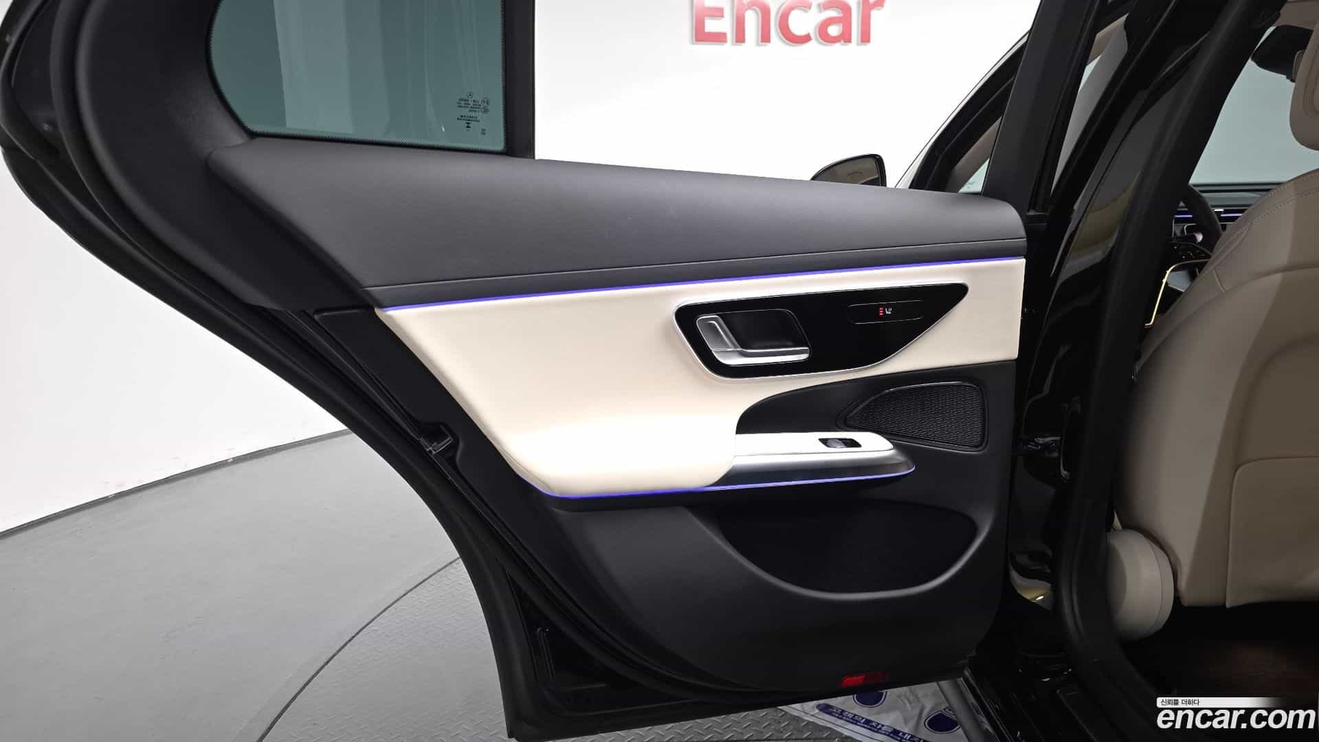 E-Class Mercedes-Benz 2024.10-INNER-035