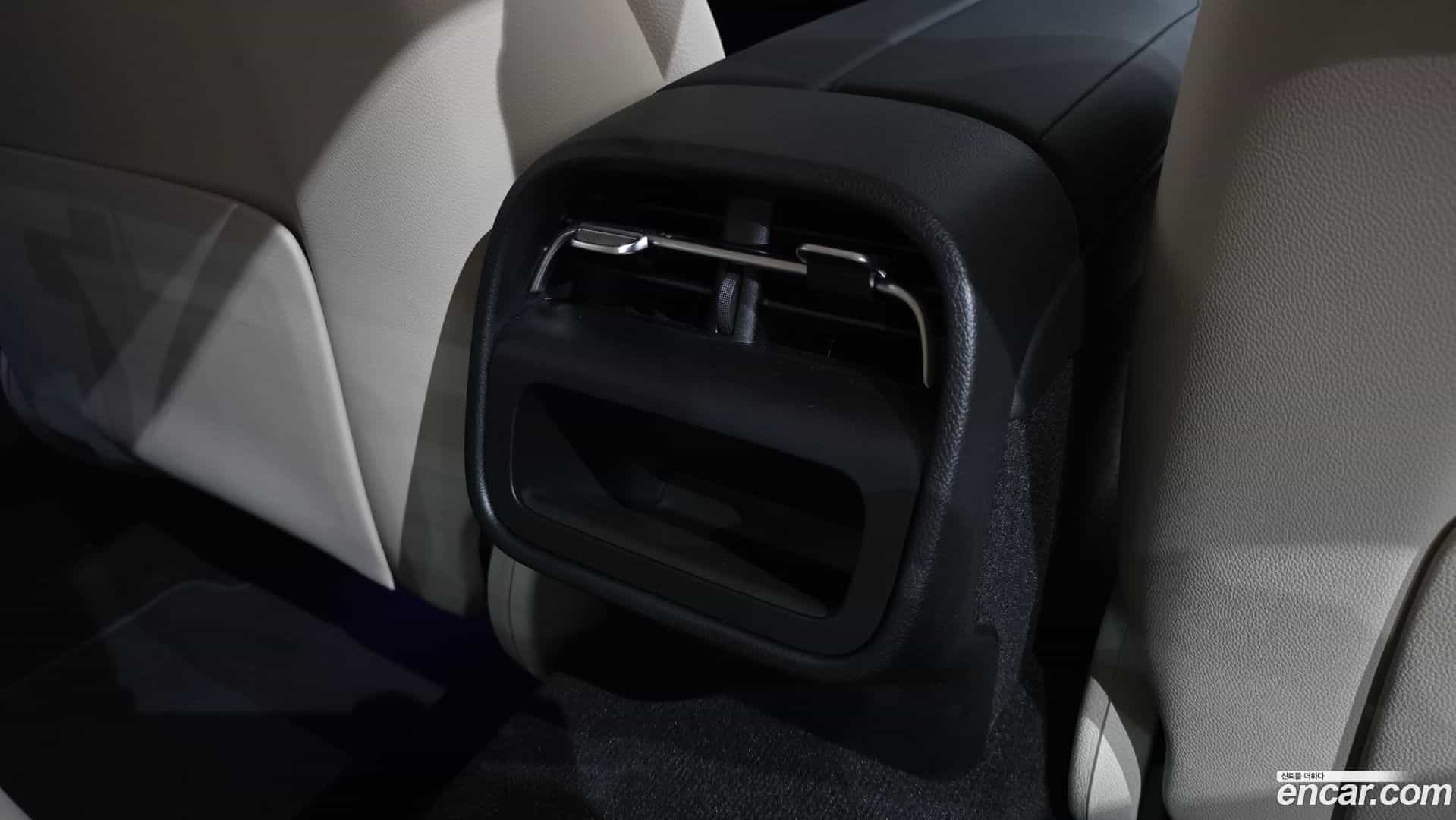 E-Class Mercedes-Benz 2024.10-OPTION-042