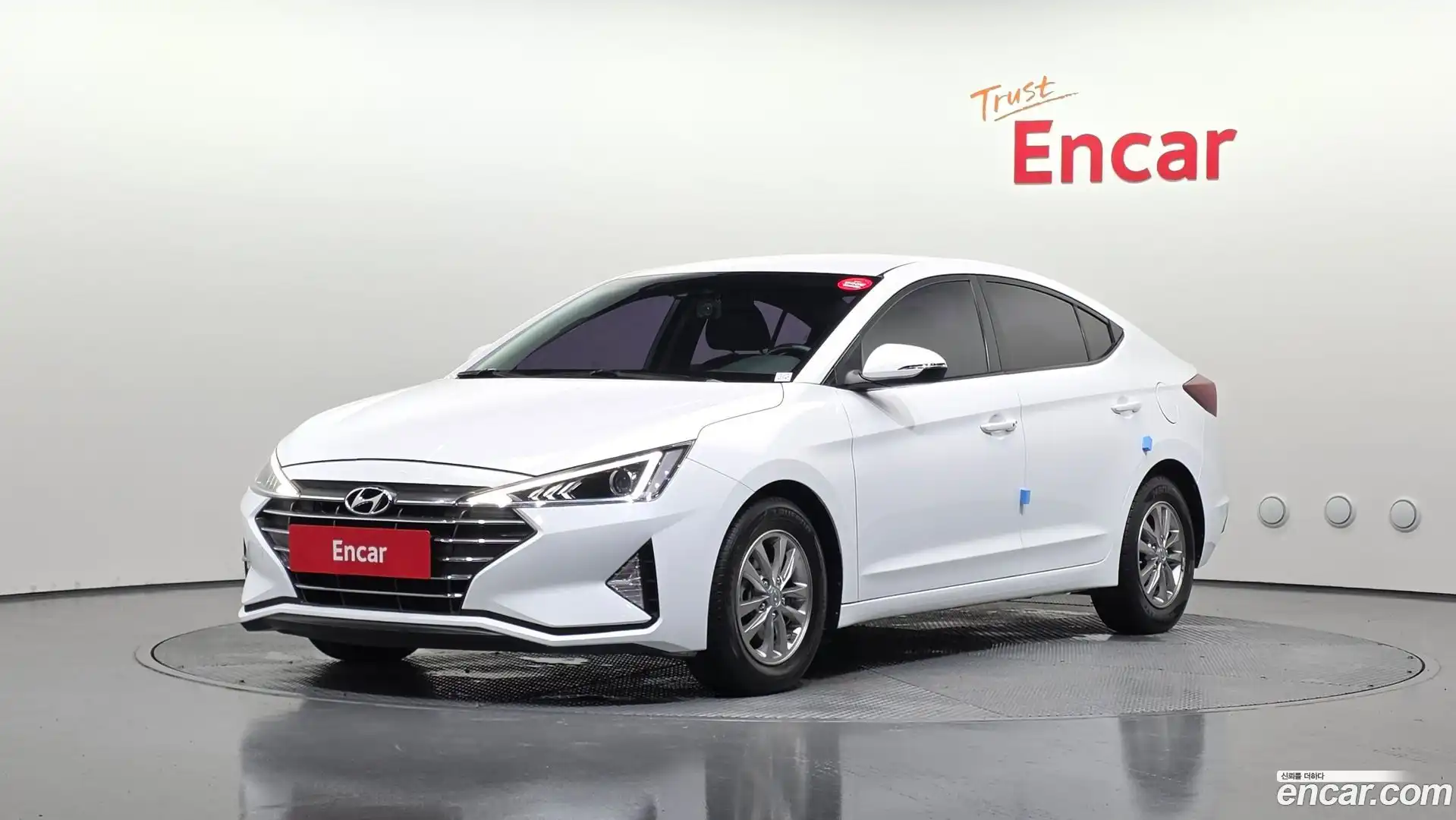 AVANTE Hyundai 2019.6-OUTER-001