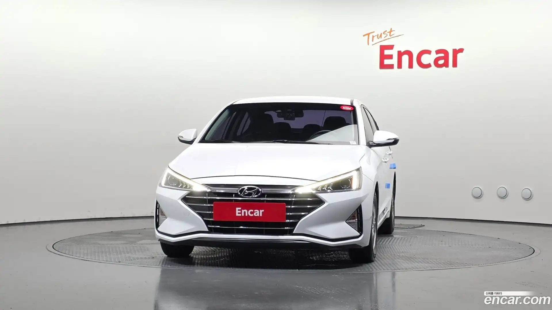 AVANTE Hyundai 2019.6-OUTER-003