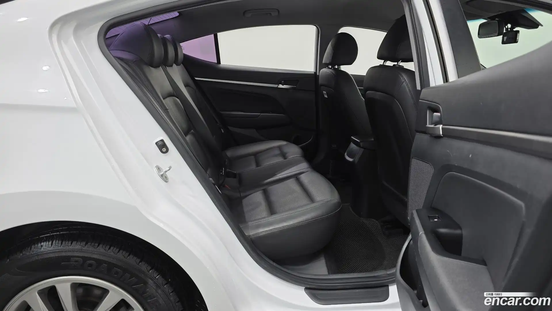 AVANTE Hyundai 2019.6-OPTION-015
